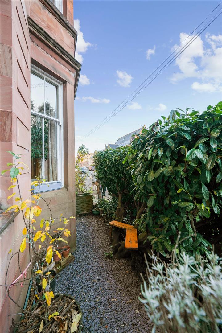 0/2, 6 Niddrie Square, Queens Park, G42 8QE Corum Property