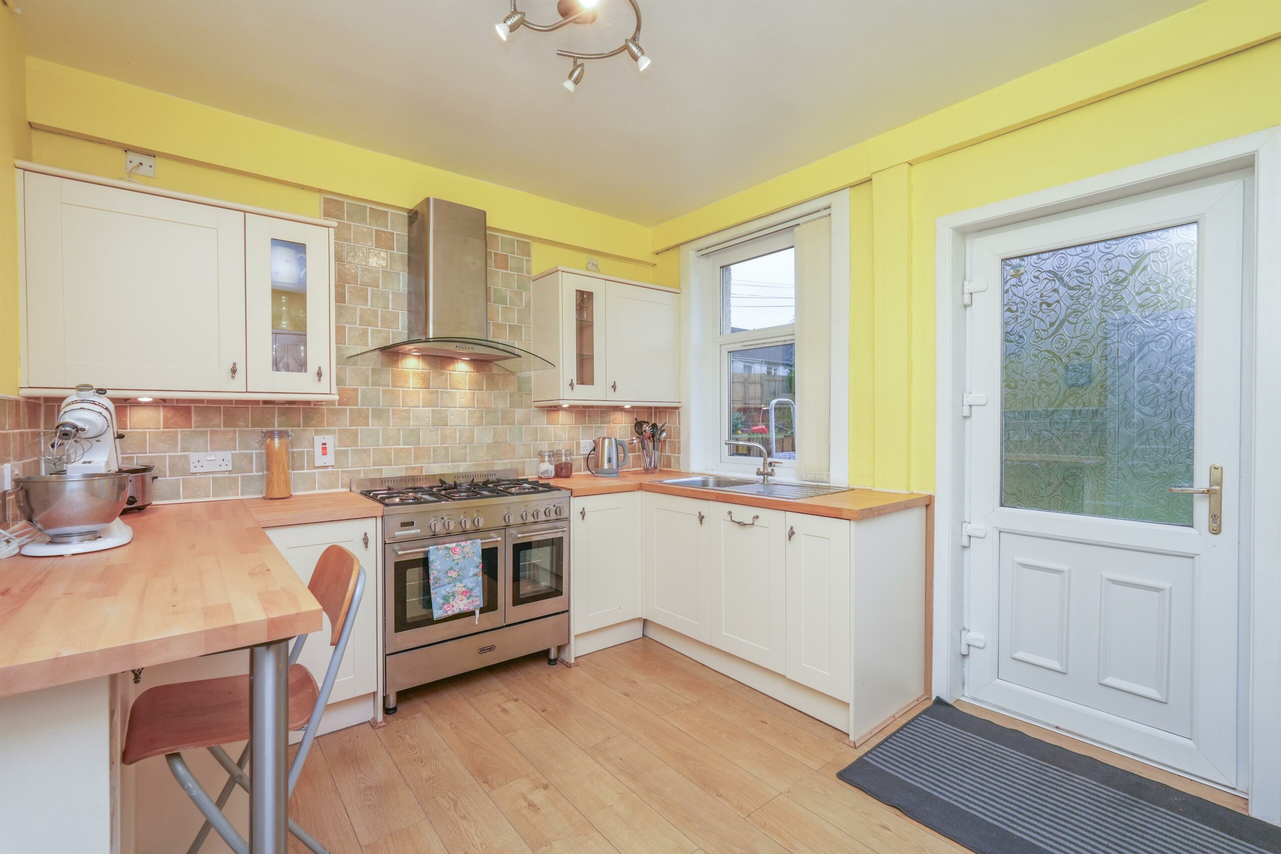 Stewarton Road Thornliebank Corum Property