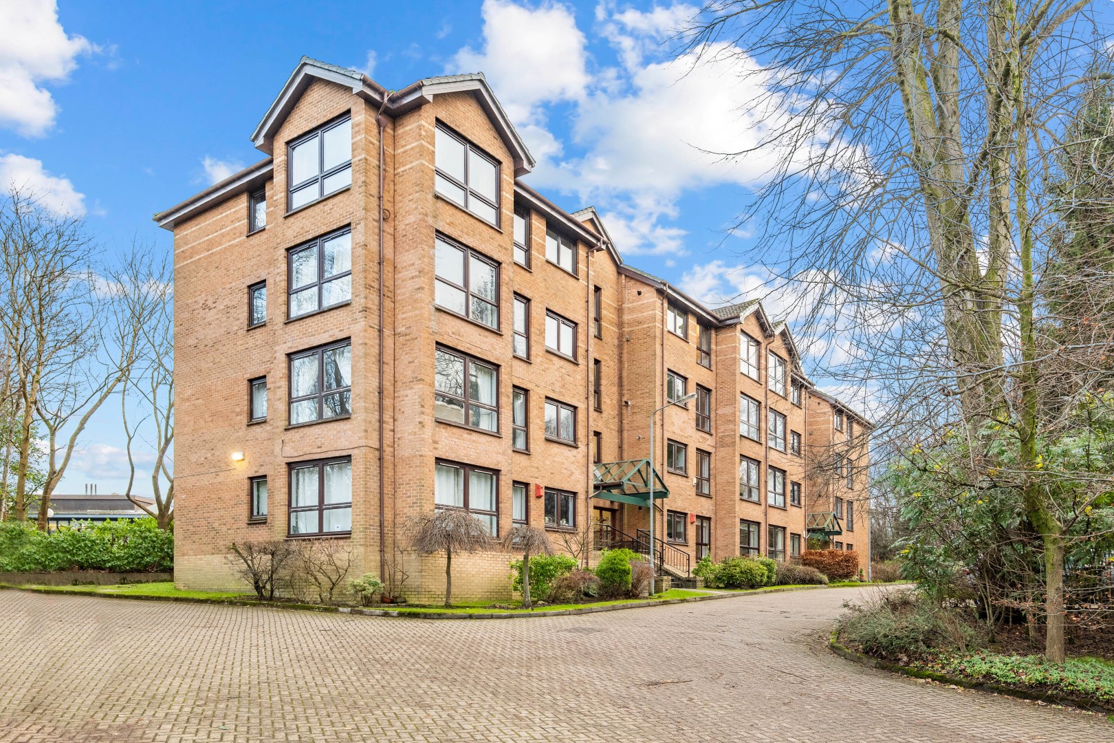 Flat 4, 7 Killermont View, By Bearsden, Glasgow, G20 0TZ Corum Property