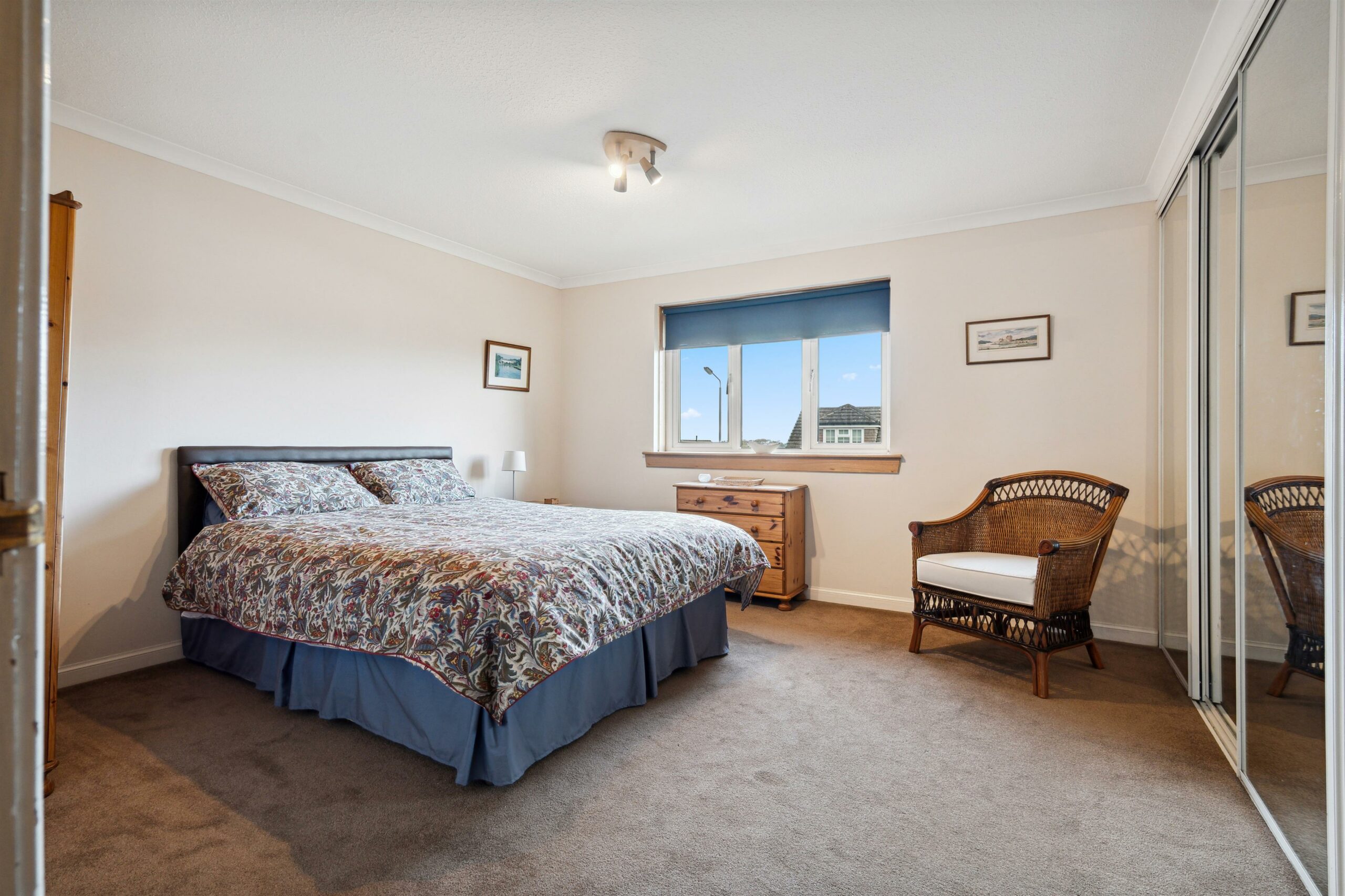 Islay Drive, Newton Mearns Corum Property