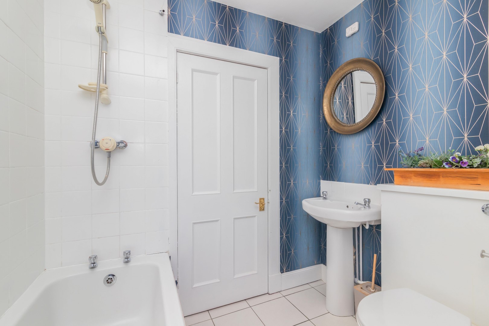 38 Balshagray Drive, Broomhill, Glasgow, G11 7DD Corum Property