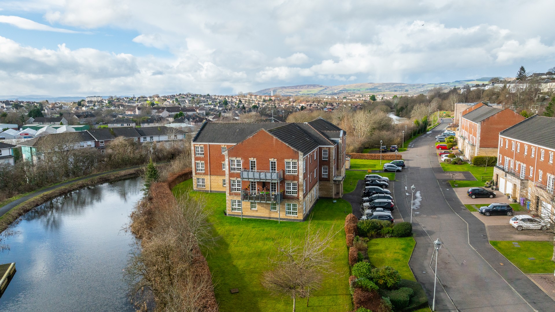 Flat 1/2, 1 Old Farm Road, Bearsden, G61 1QA Corum Property
