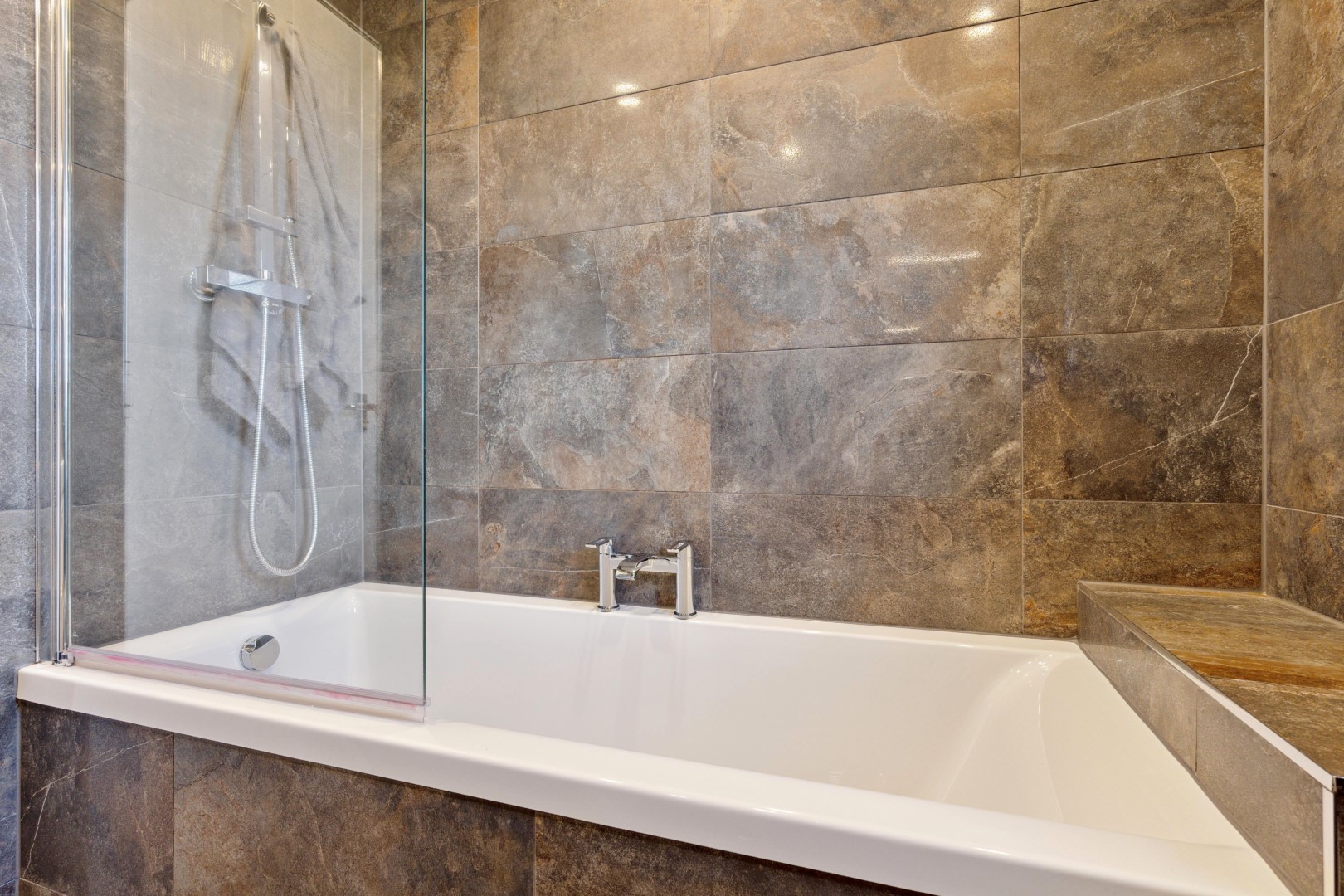 25 St. Andrews Drive, Bearsden, G61 4NW Corum Property