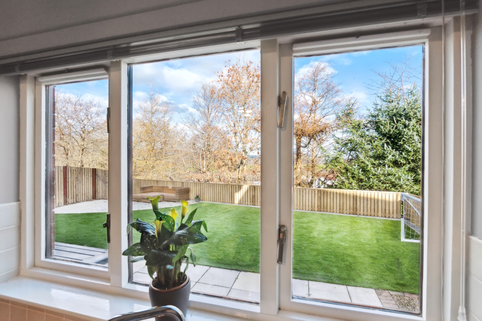 25 St. Andrews Drive, Bearsden, G61 4NW Corum Property