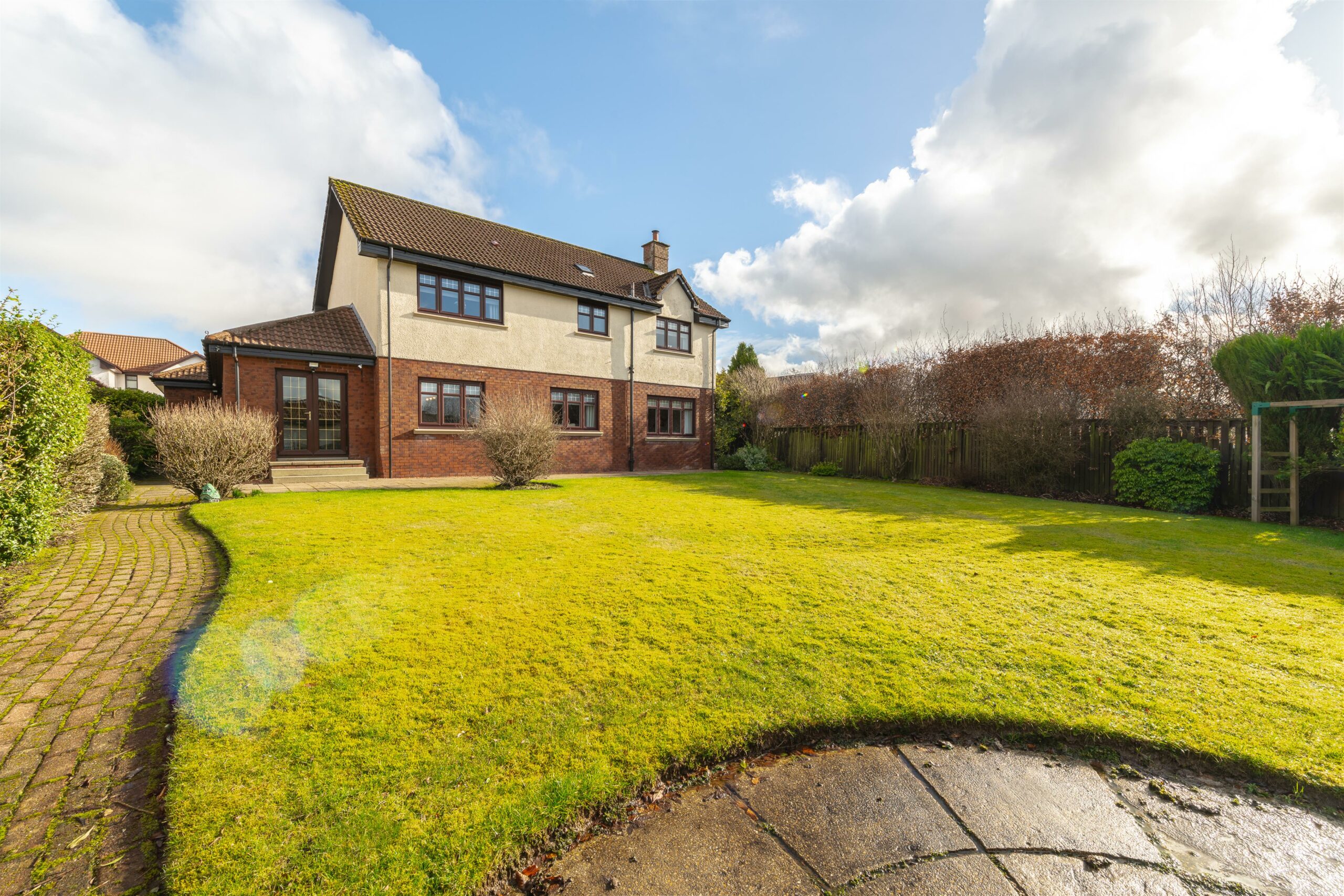 Newton Grove, Newton Mearns Corum Property