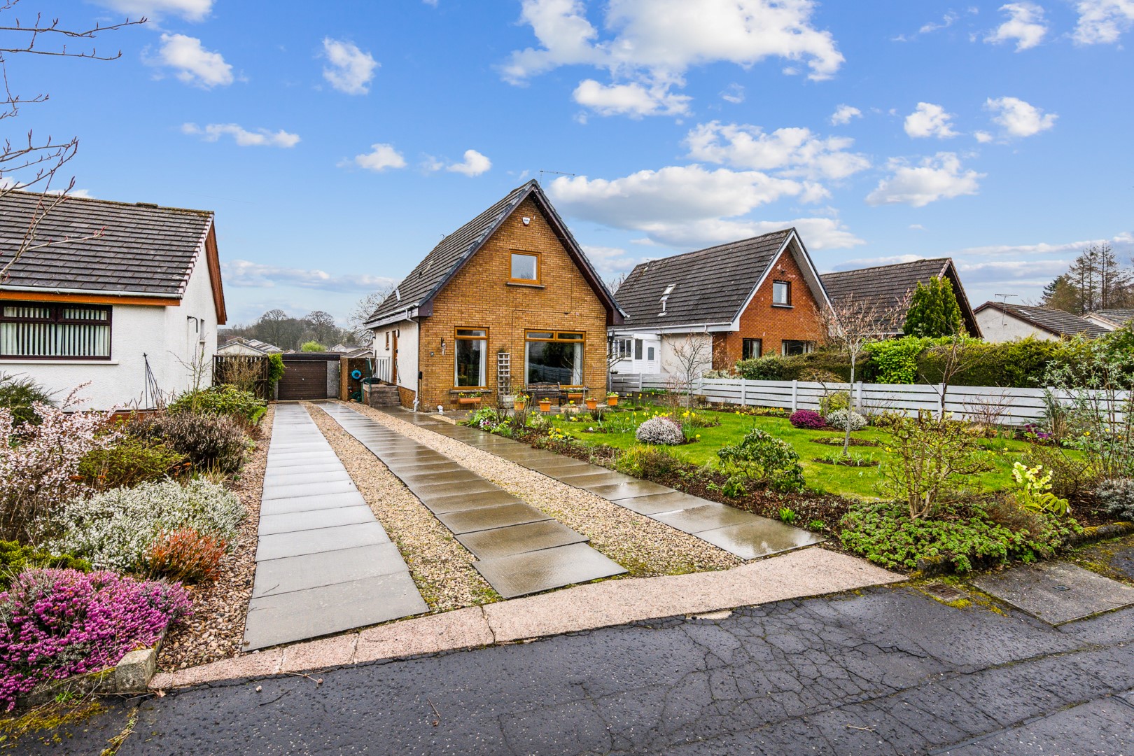 7 Cauldstream Place, Milngavie, G62 7NL Corum Property