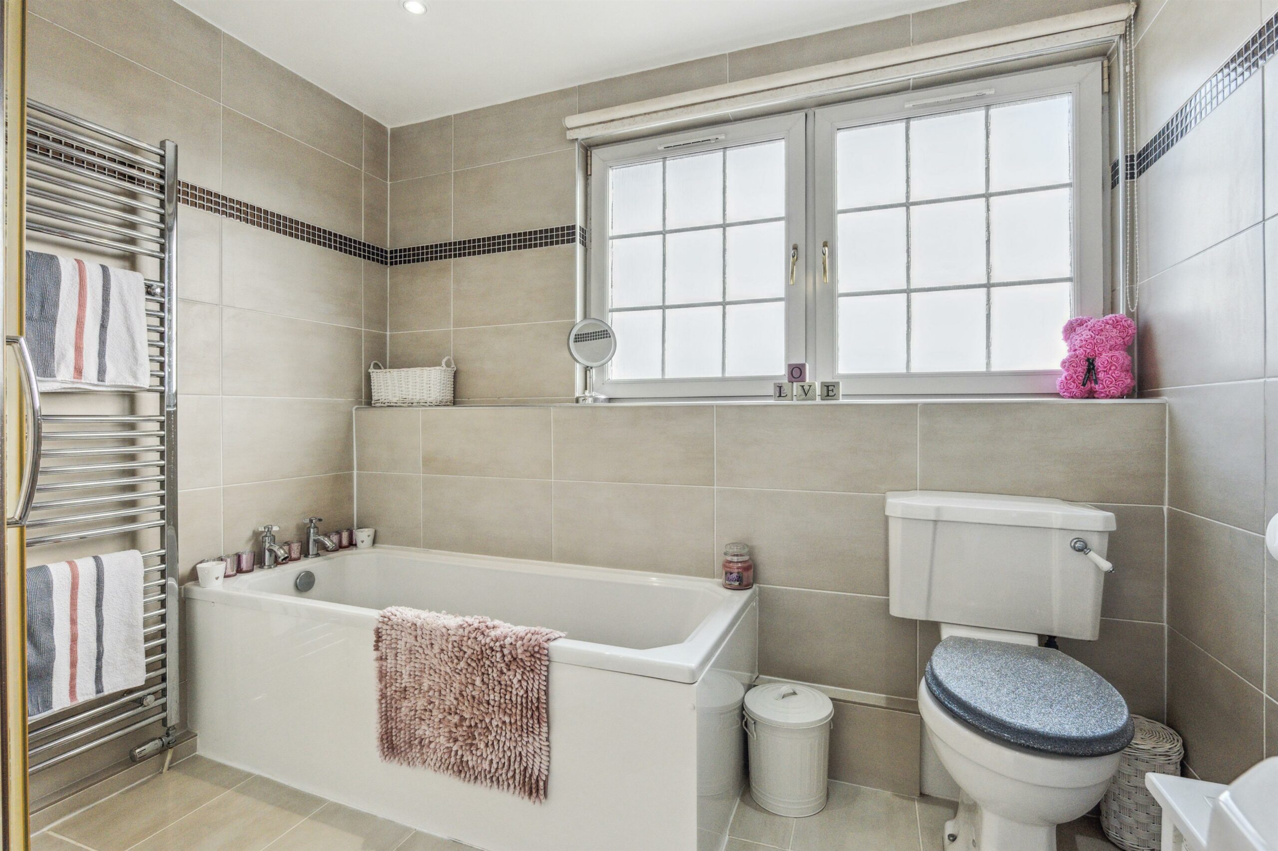 Otterburn Drive, Giffnock Corum Property