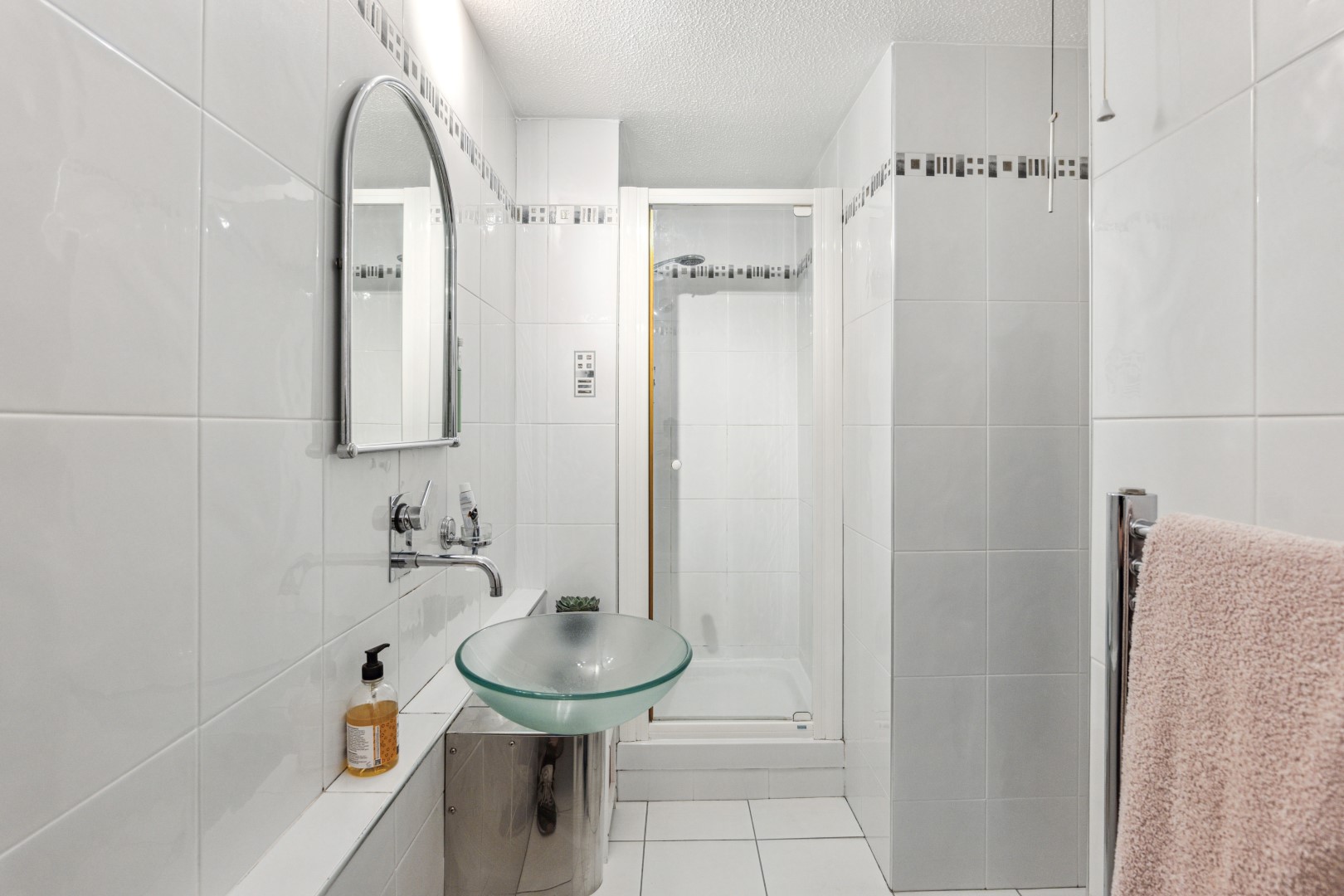 1.2 52 Hughenden Lane 7 (Large)