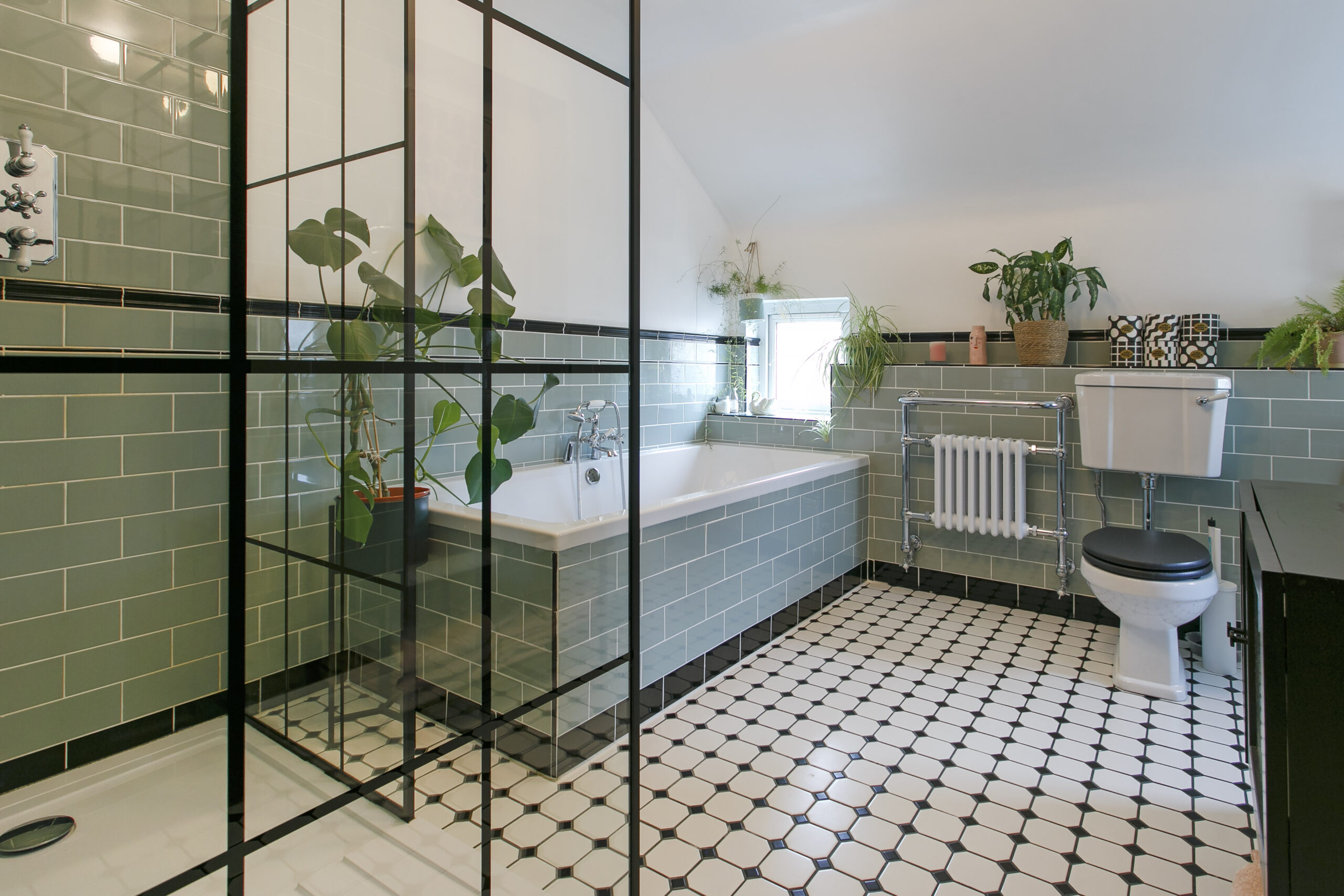 16 Charles Street, Largs, KA30 8HJ Corum Property