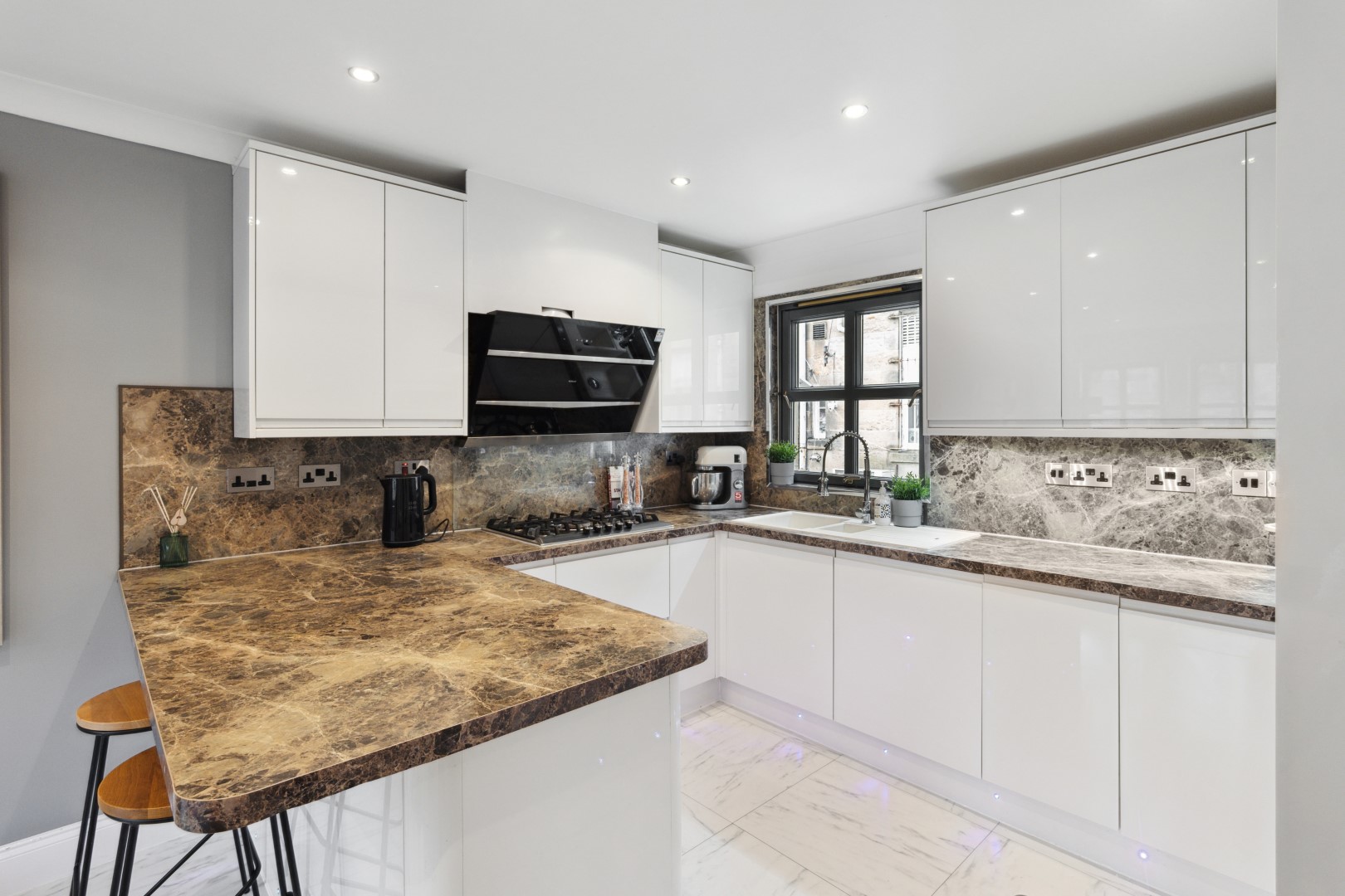 24 Woodside Place Lane, Park, G3 7RB Corum Property