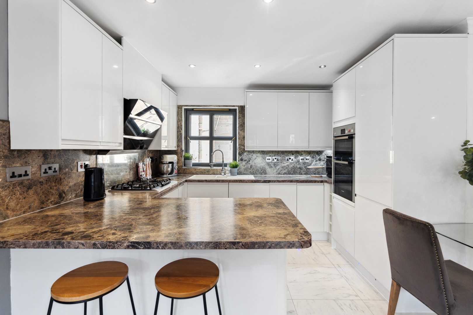 24 Woodside Place Lane, Park, G3 7RB Corum Property