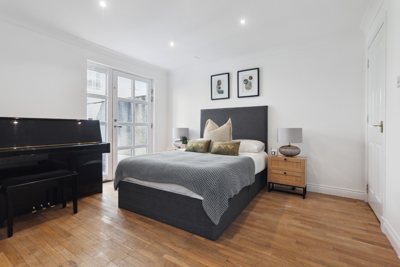 24 Woodside Place Lane, Park, G3 7RB Corum Property