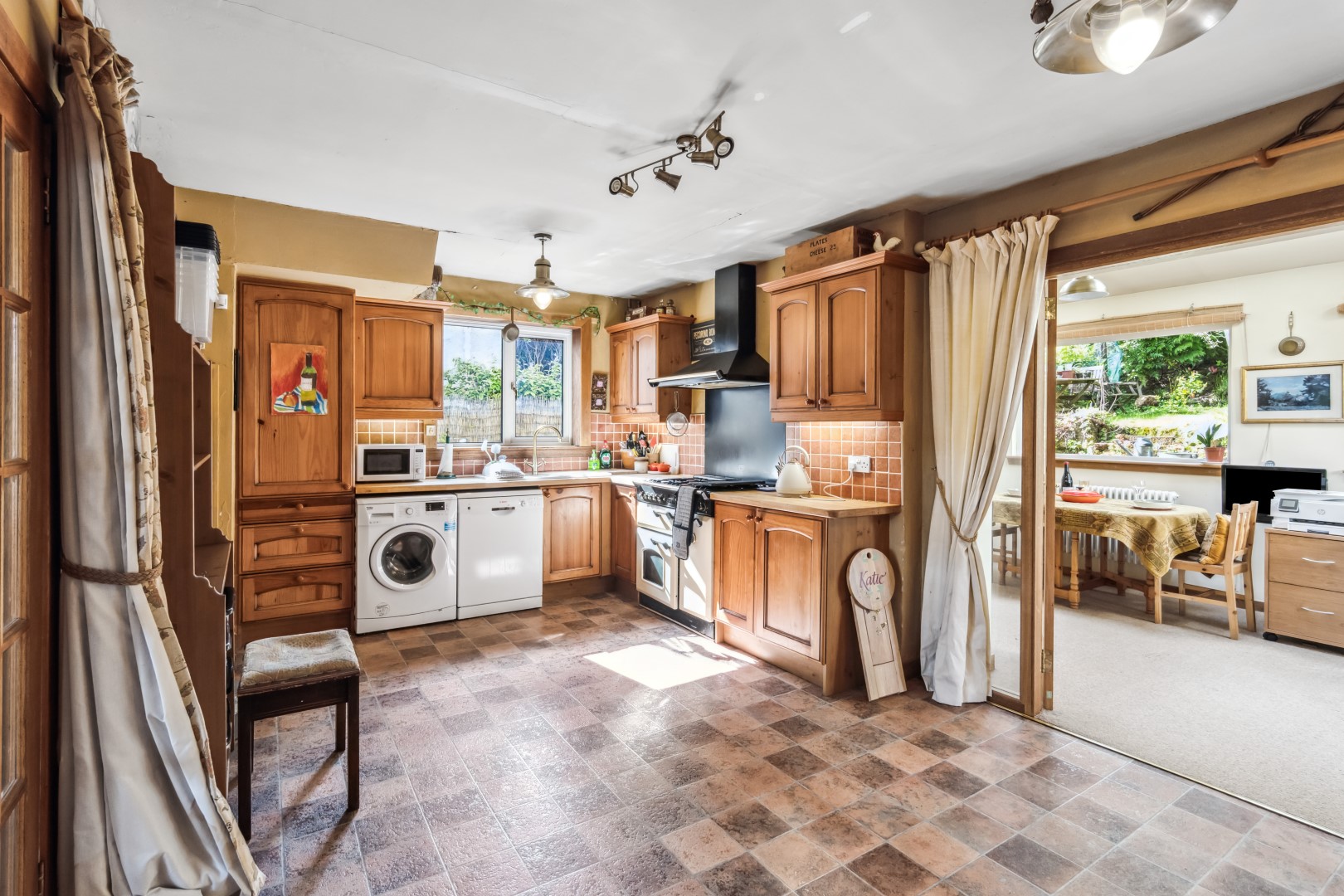 77 Morven Road, Bearsden, G61 3BY Corum Property