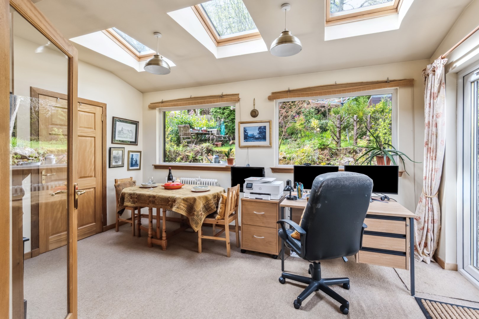 77 Morven Road, Bearsden, G61 3BY Corum Property