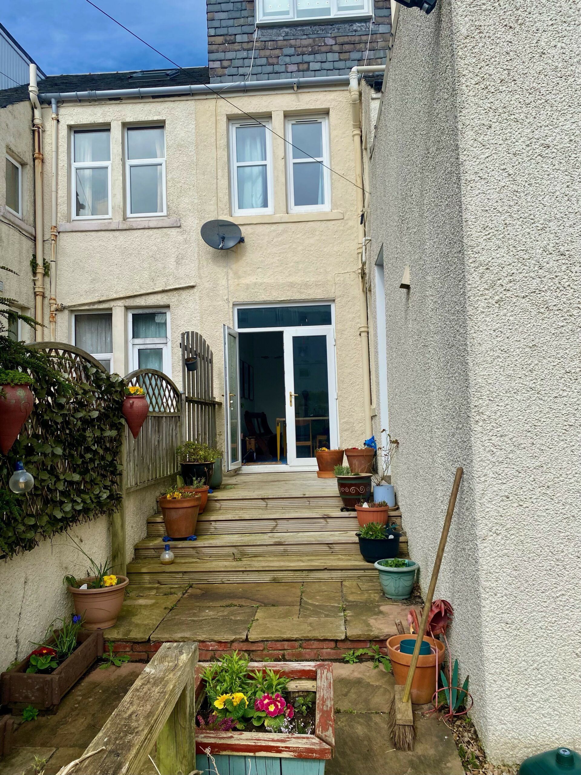 16 Charles Street, Largs, KA30 8HJ Corum Property