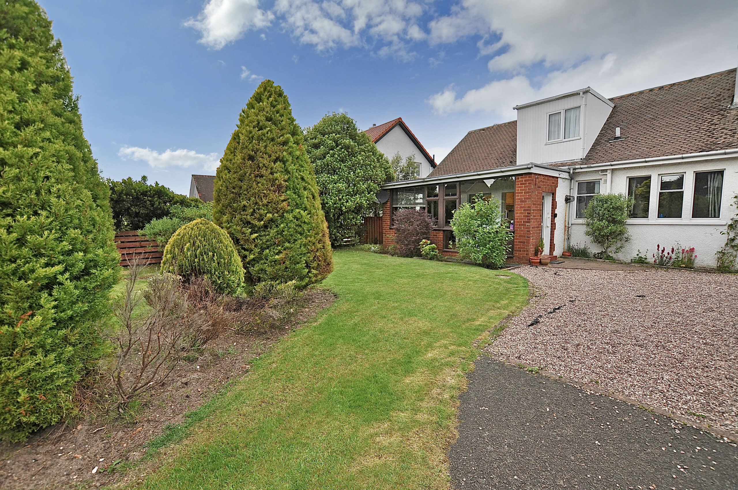 10 Montgomerie Avenue, Fairlie, KA29 0EE Corum Property