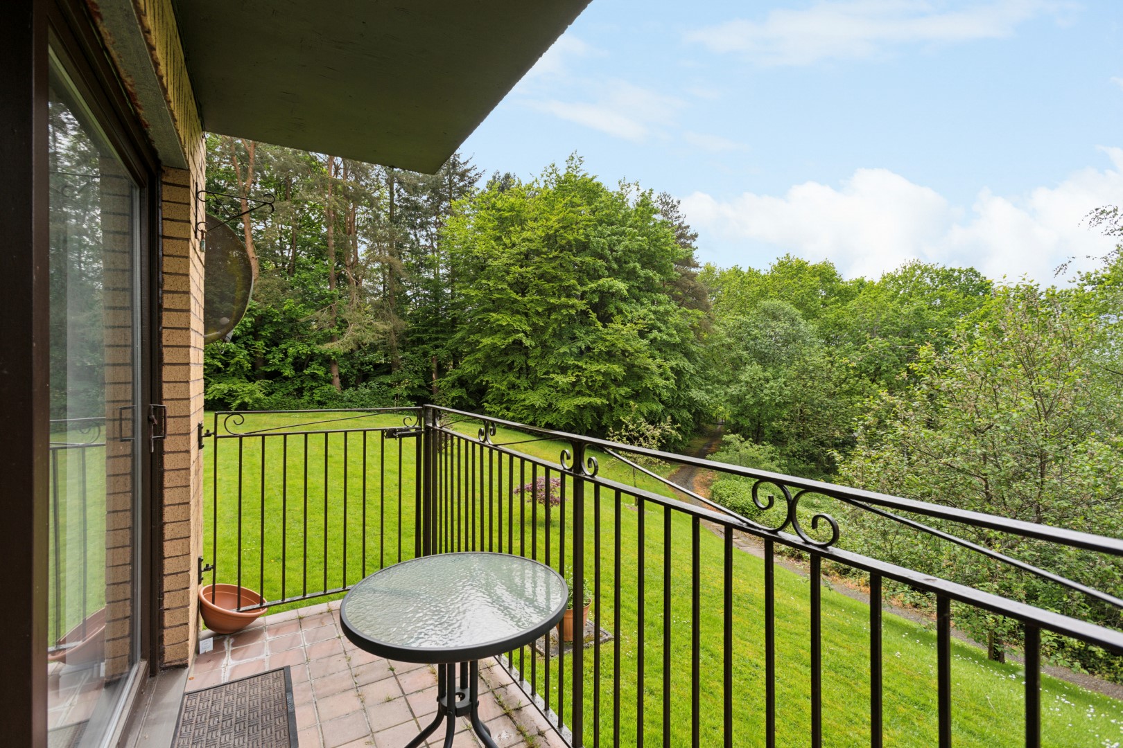 145 Henderland Road, Bearsden, G61 1JA Corum Property