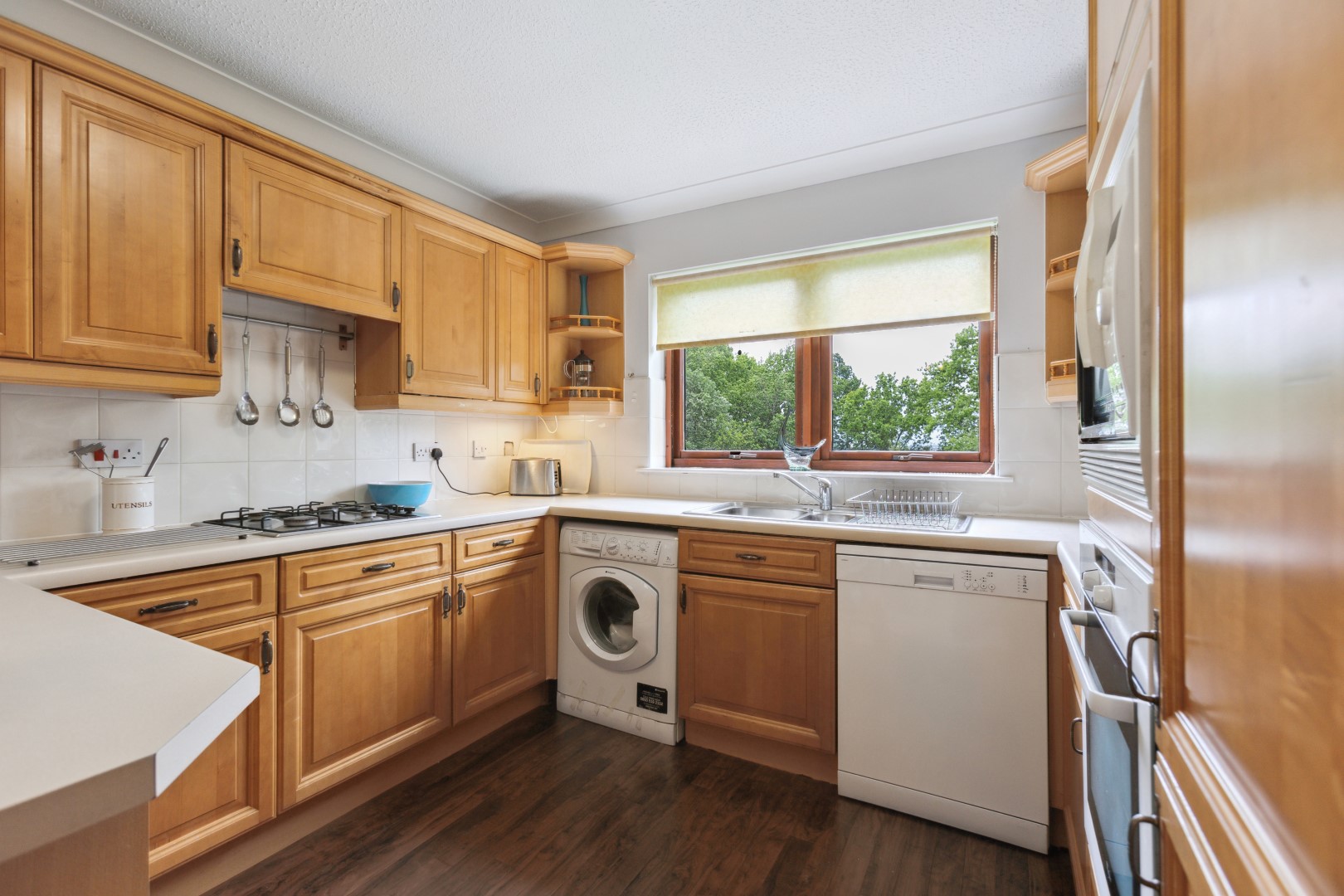 145 Henderland Road, Bearsden, G61 1JA Corum Property