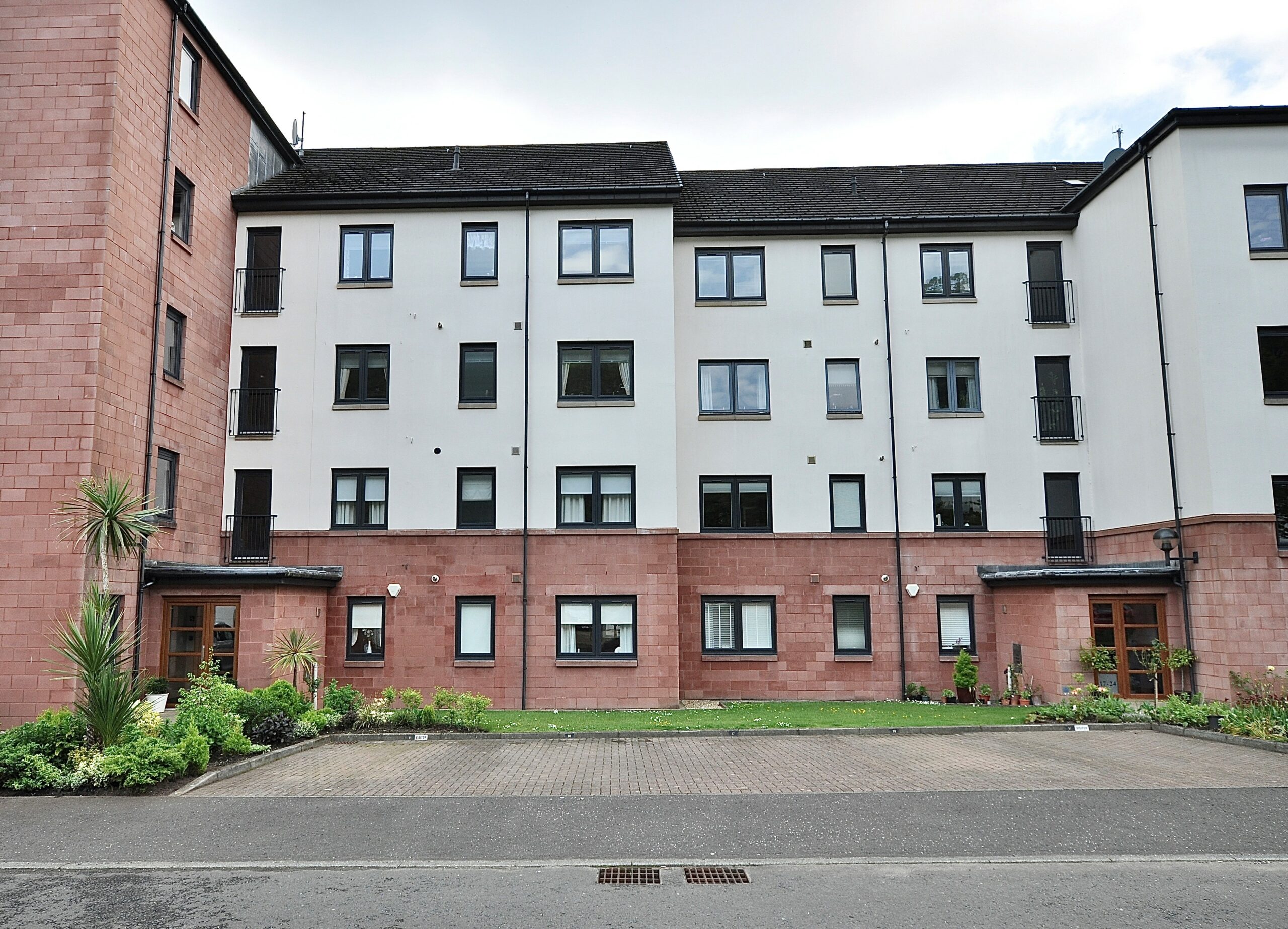 14 The Shores, Skelmorlie, PA17 5AZ Corum Property