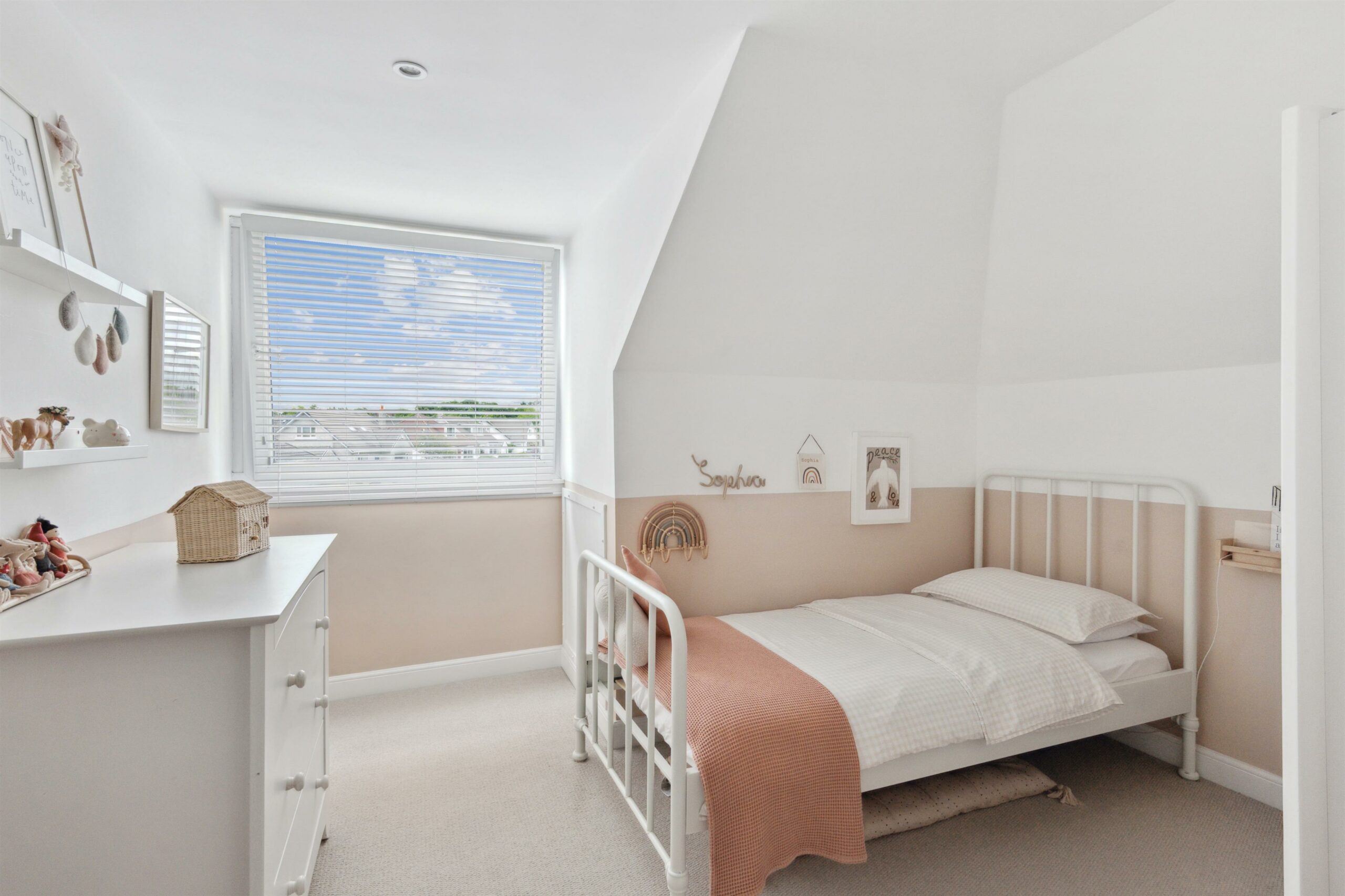 Broomfield Avenue, Newton Mearns Corum Property