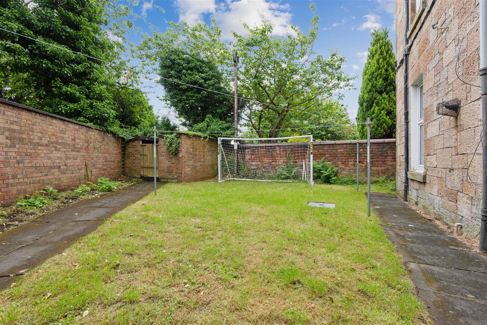 1/2, 28 Manse Brae, Cathcart, G44 5UG Corum Property