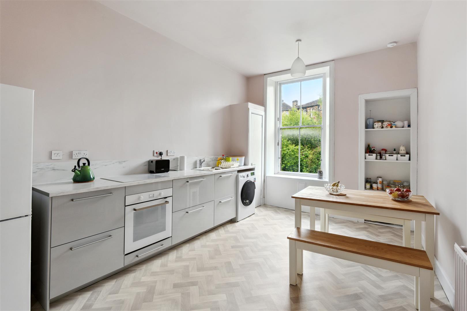 Flat 2/2, 9 Millbrae Crescent, Langside, G42 9UW Corum Property