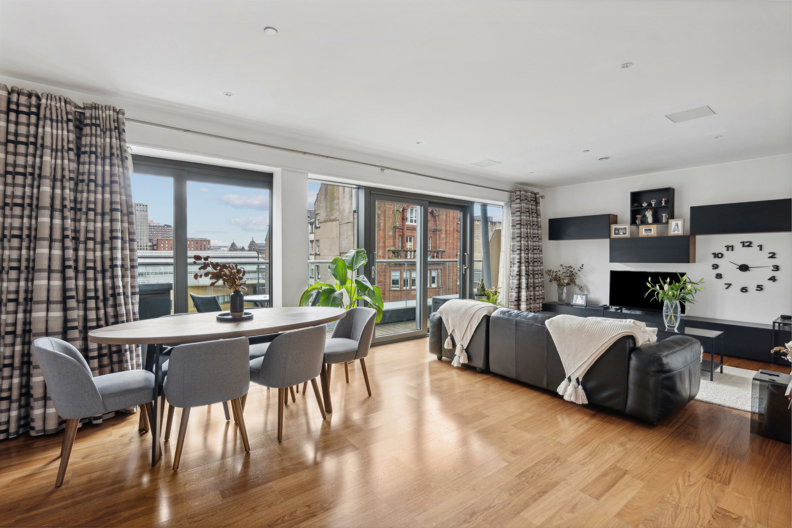 NM4376_3-12 Bucanan Gardens_7 Bath Street_Glasgow_G2 1HS_img2