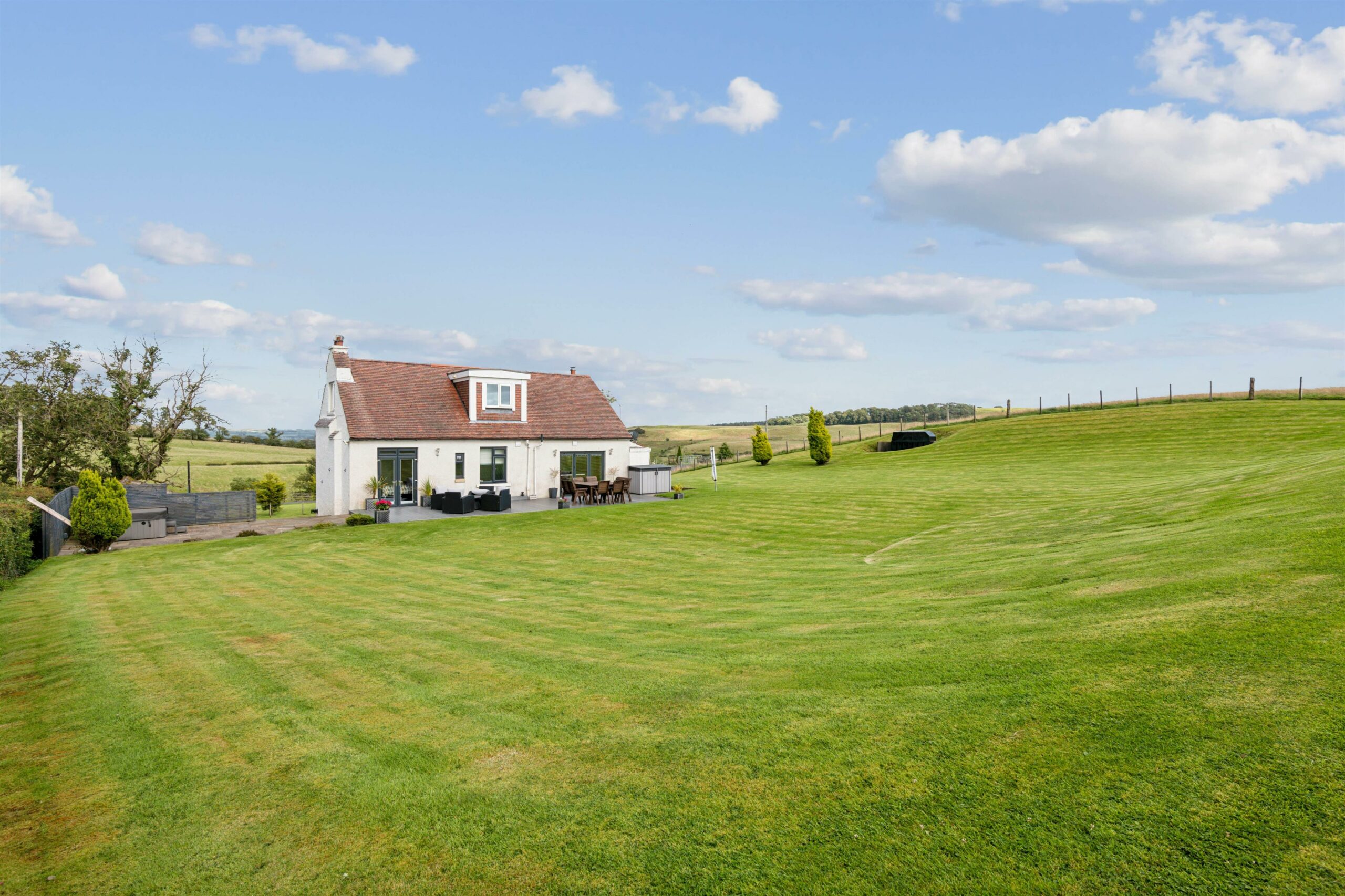 NM4402_Broadlees Cottage_Hazelden Road_Newton Mearns_G77 6RR_img9