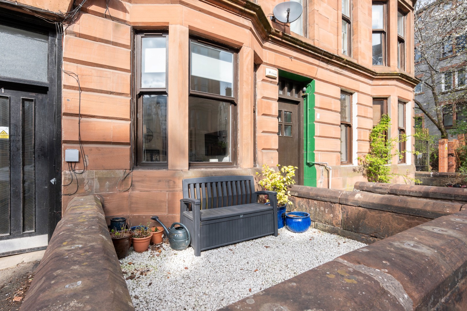 0.1 3 Auchentorlie Street E (Large)