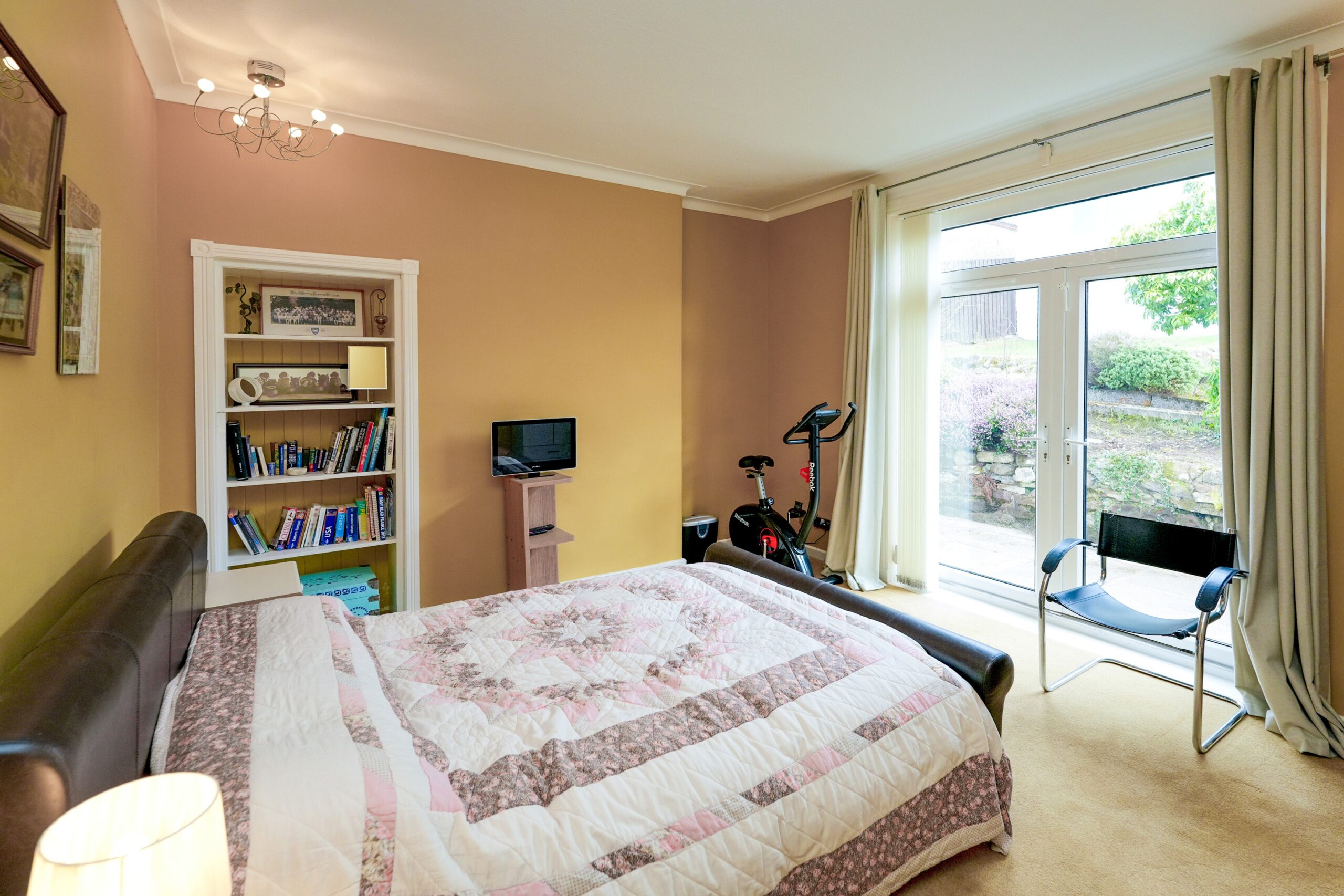 08 – 6 Winton Drive – For Web