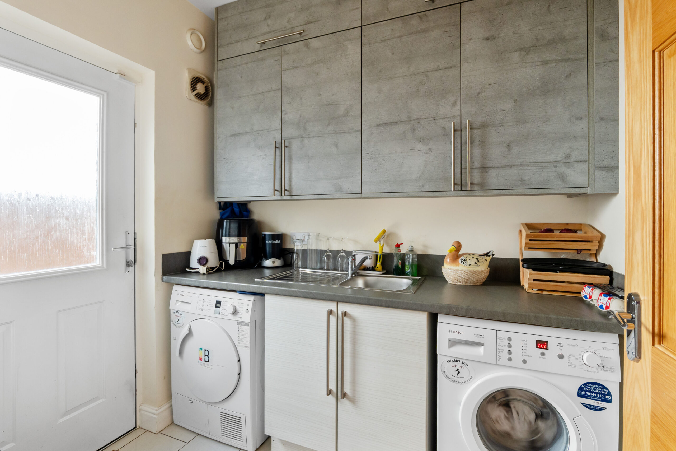 P3787658