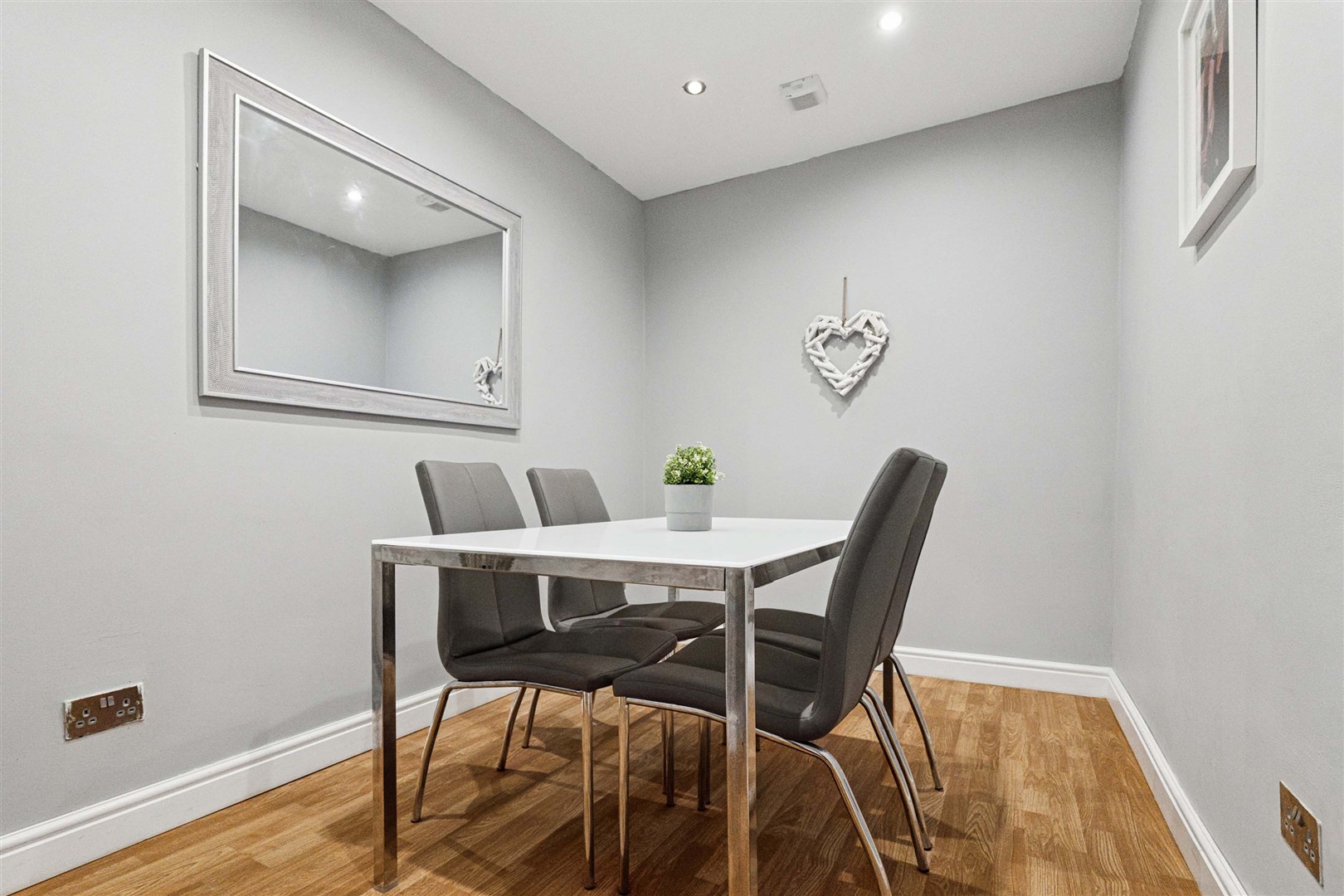 158 Alderman Road 6 (Large)
