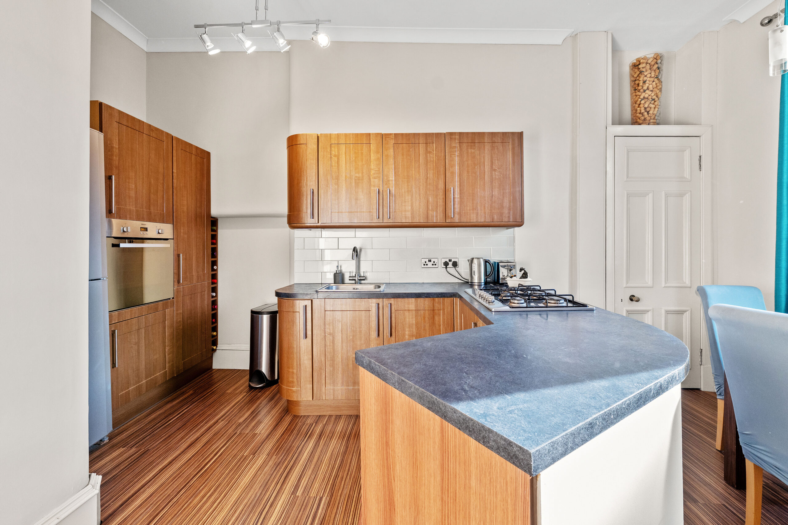 2.2, 43 Durward Avenue (4)