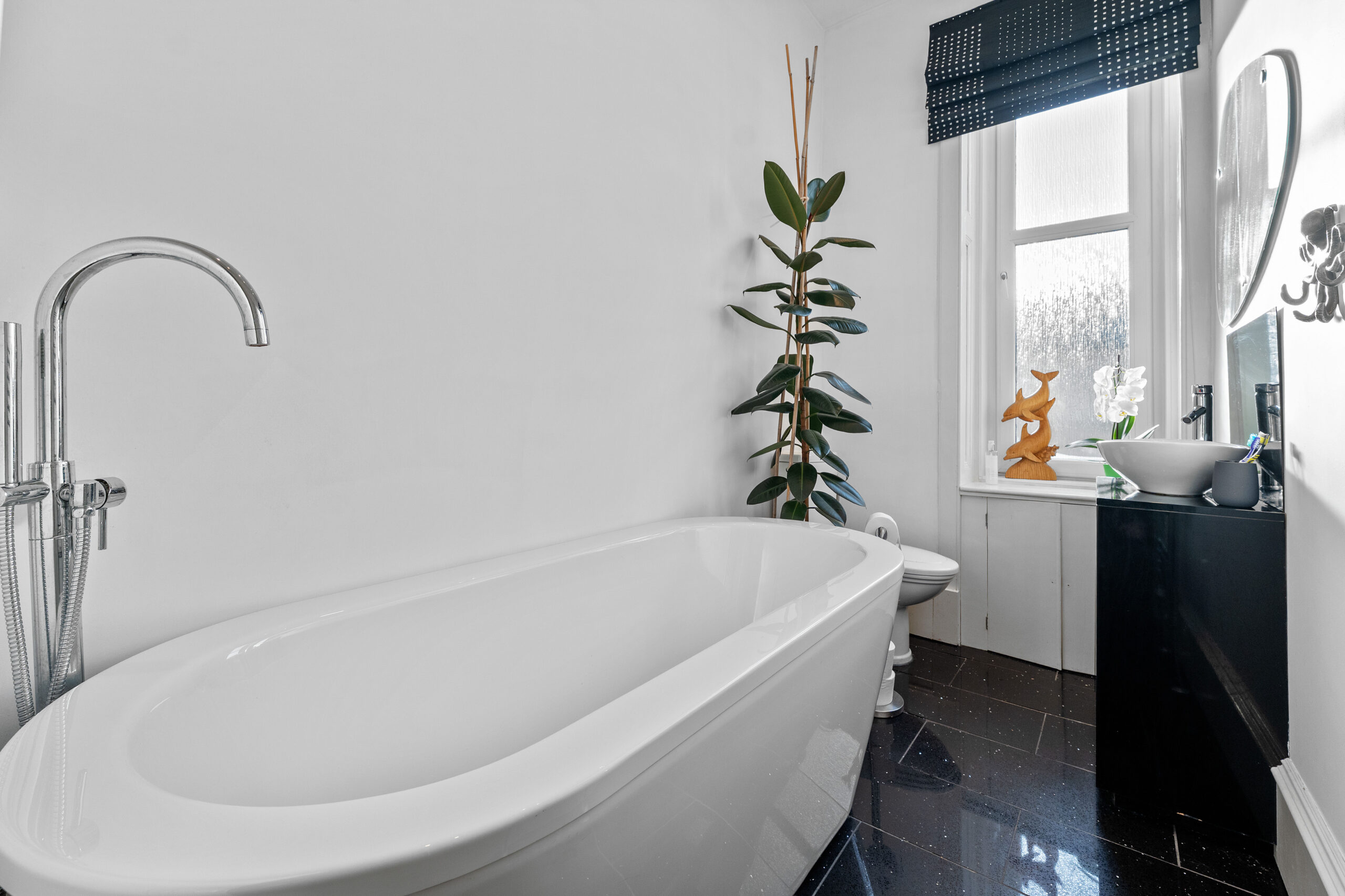 2.2, 43 Durward Avenue (6)