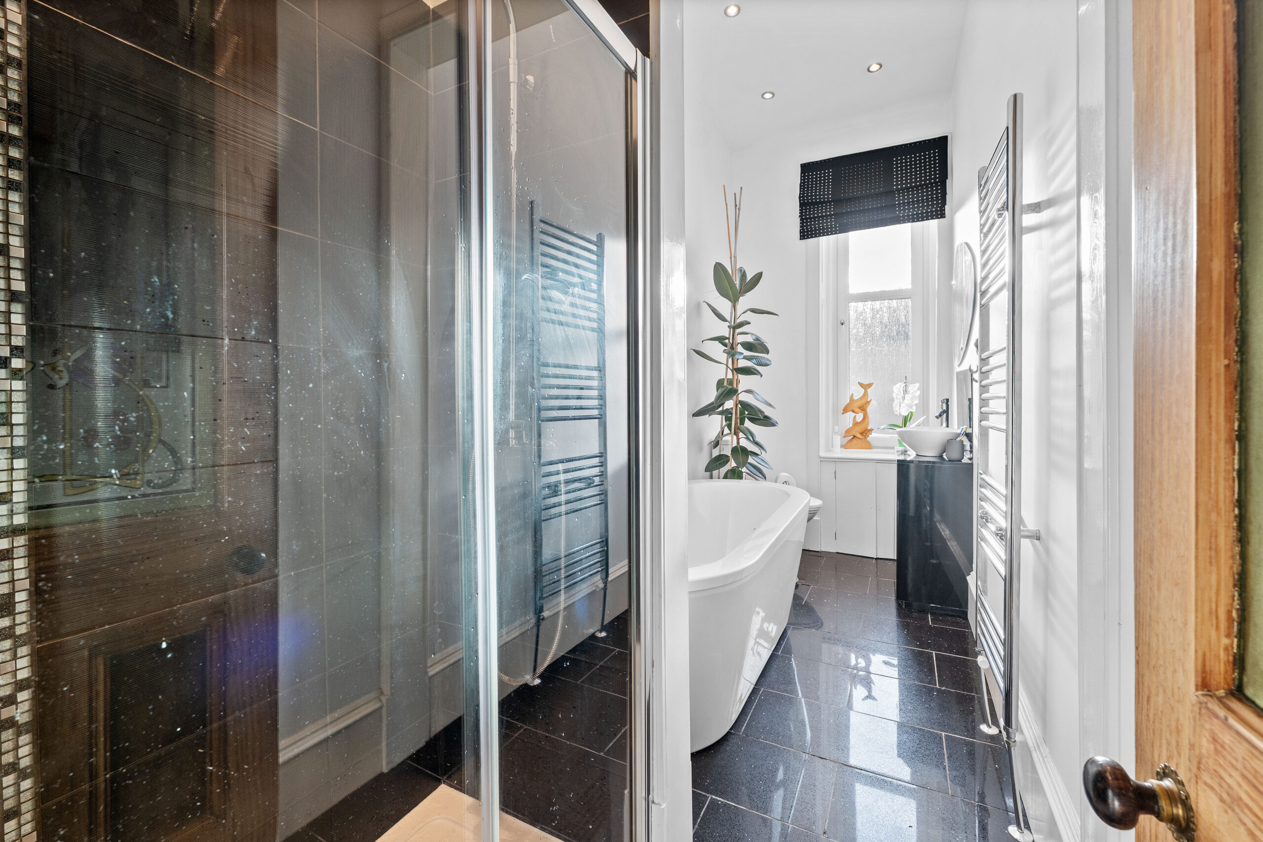 2.2, 43 Durward Avenue (7)