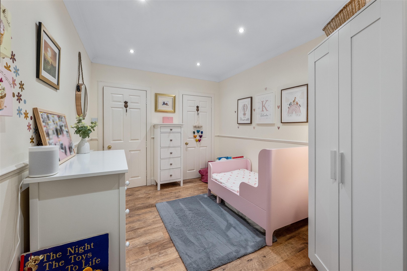 F1 12 Clairmont Gardens 12 (Large)