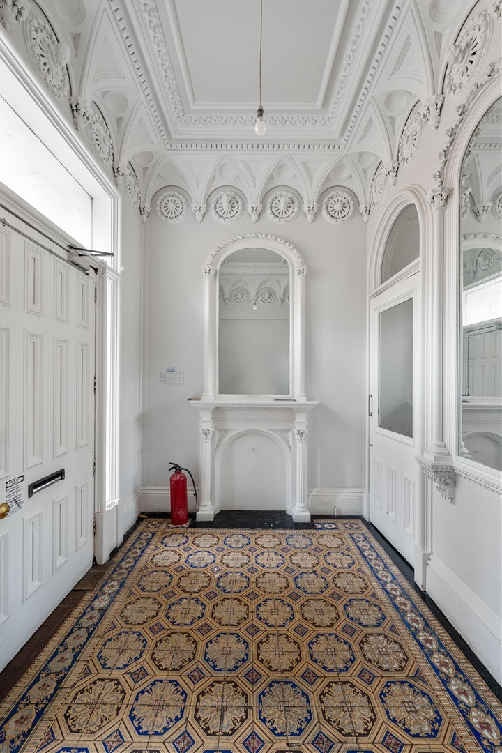 F1 12 Clairmont Gardens 18 (Large)