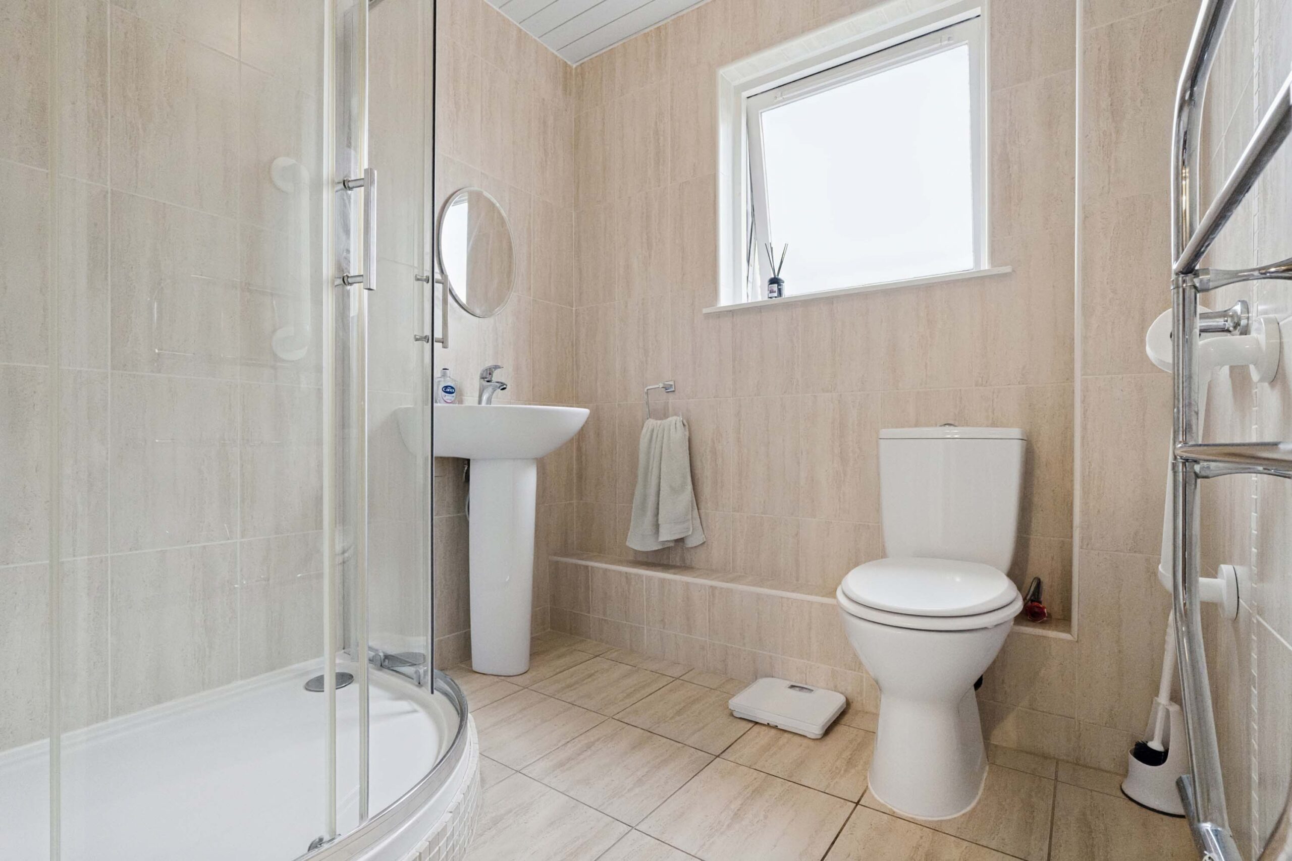 NM4693_19 Wellmeadow Farm_Meadow Way_Newton Mearns_G77 6XJ_img10