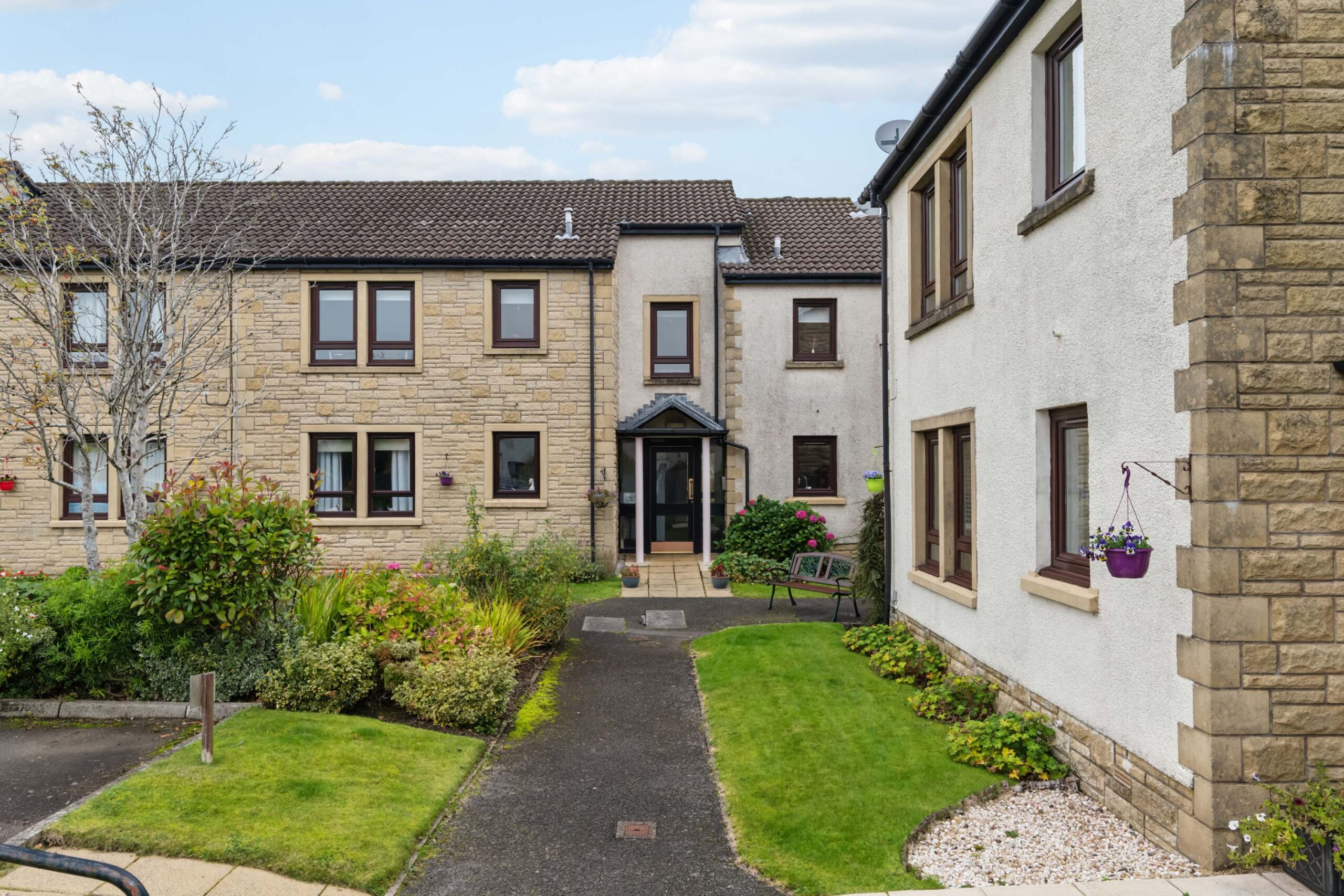 NM4693_19 Wellmeadow Farm_Meadow Way_Newton Mearns_G77 6XJ_img2