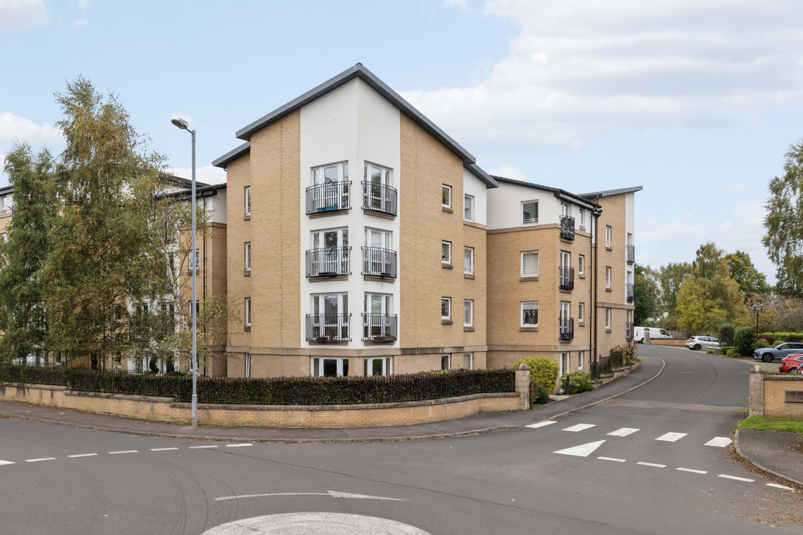 NM4694_32 Hilltree Court_Giffnock_G46 6AA_img1