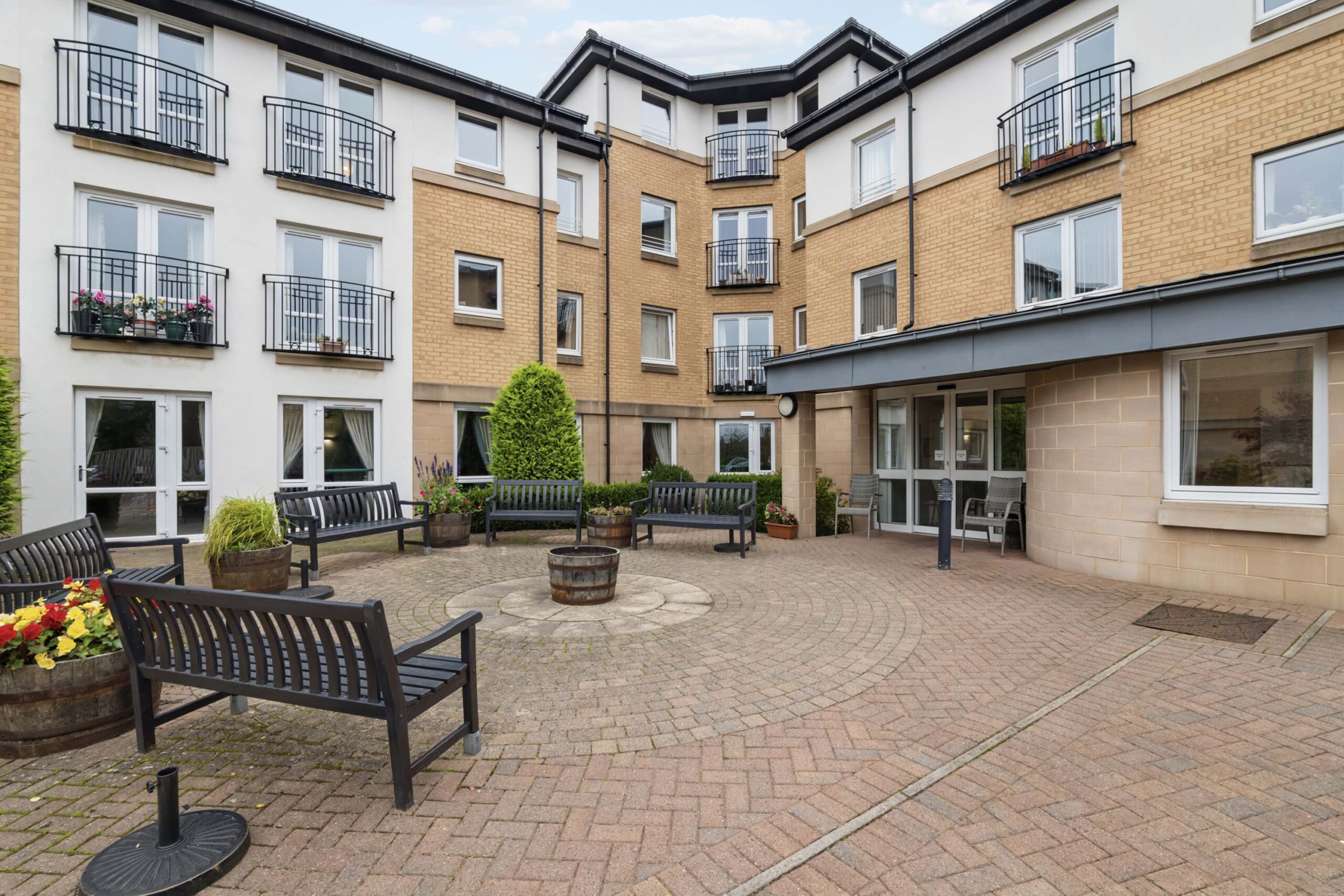 NM4694_32 Hilltree Court_Giffnock_G46 6AA_img2