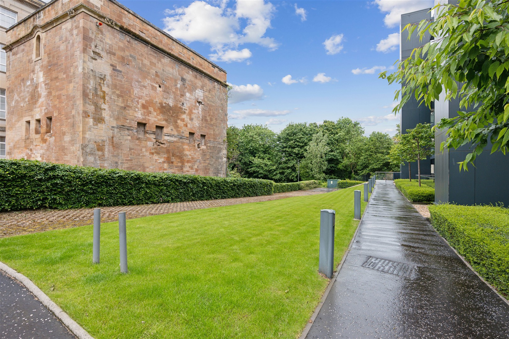 1.1 1 Hamilton Gardens 17 (Large)