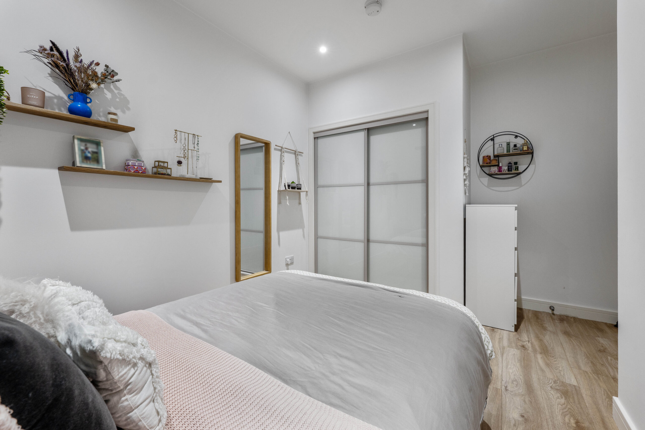 2.10, 60 Inverlair Avenue (5)