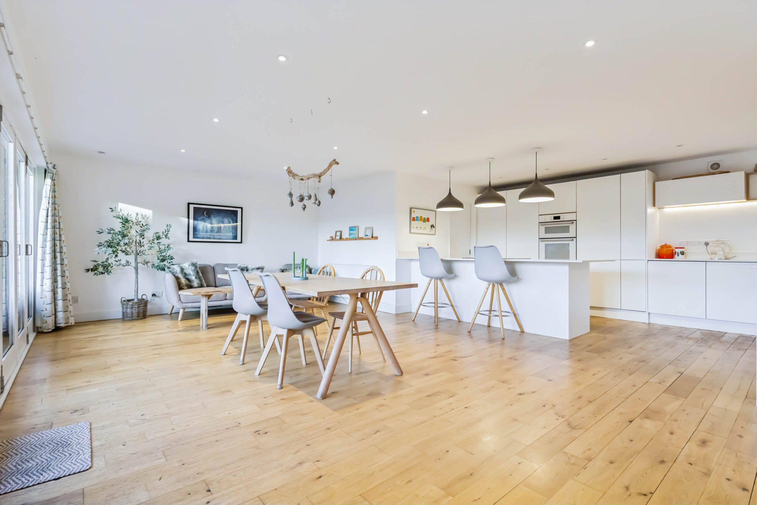 Kitchenfamilydining 3