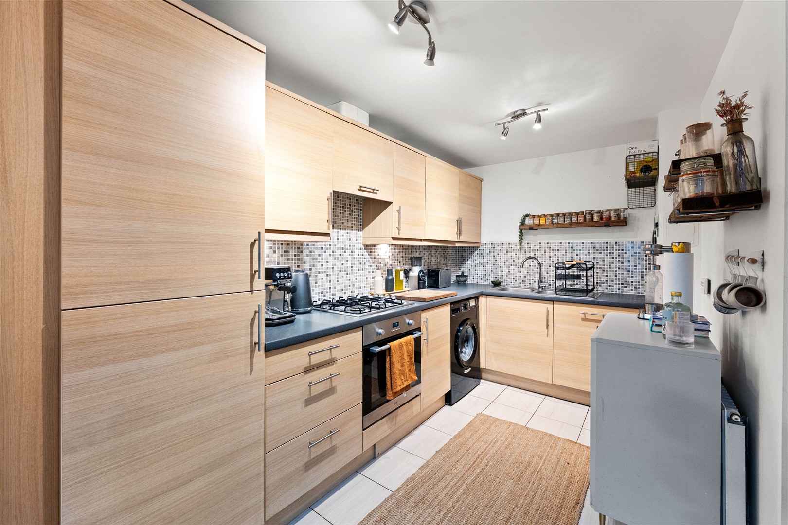 0.4 37 Kelvindale Court 4 (Large)