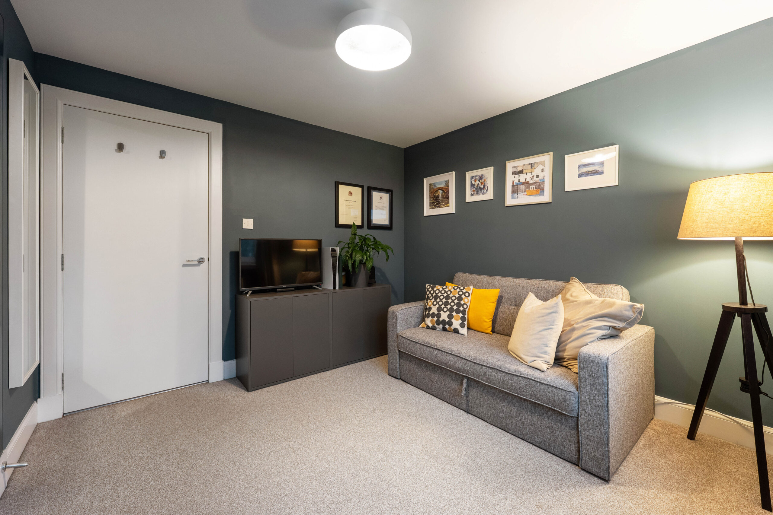 2.1, 17 St Helens Gardens (4)