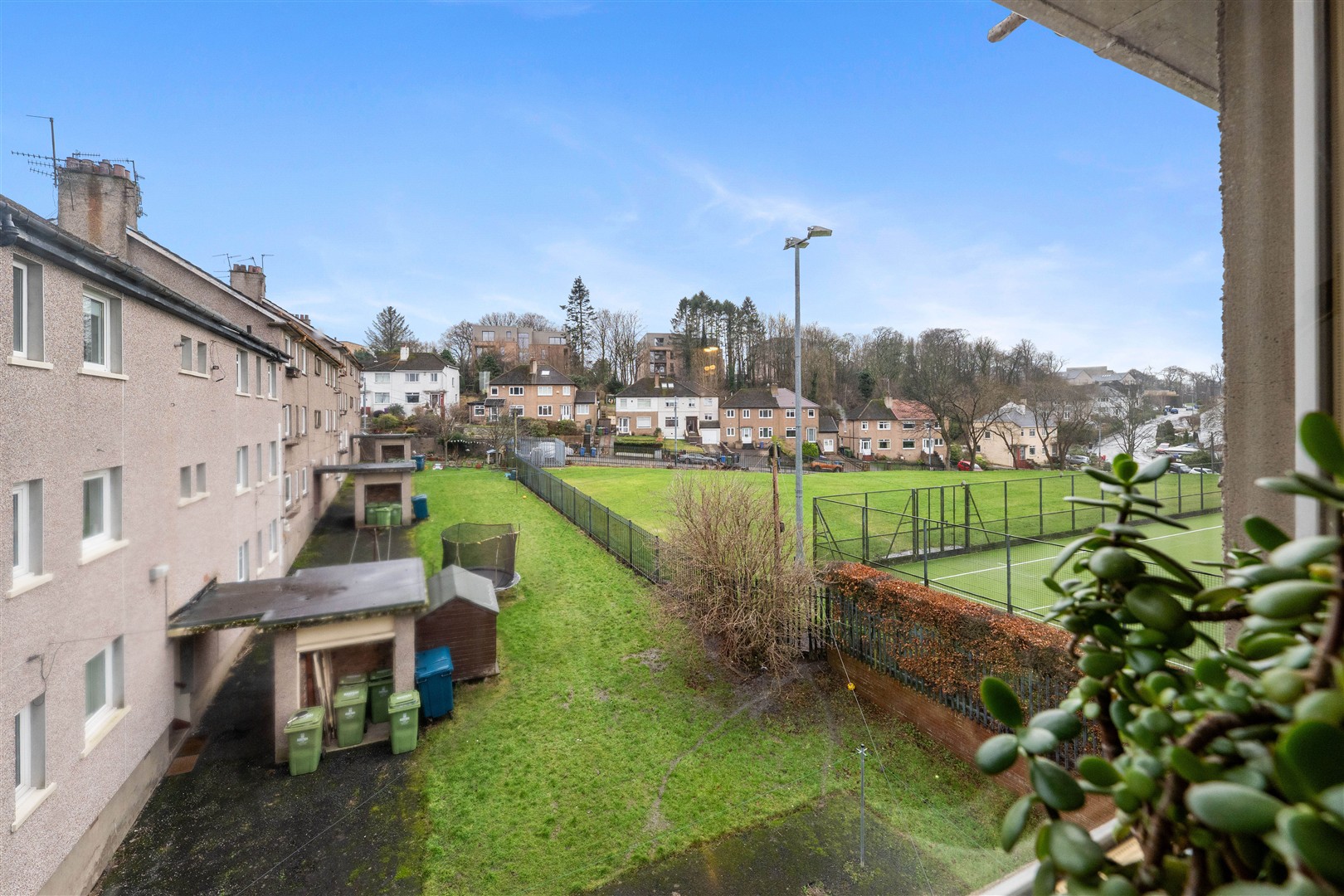 2.2 121 Helensburgh Drive 14 (Large)