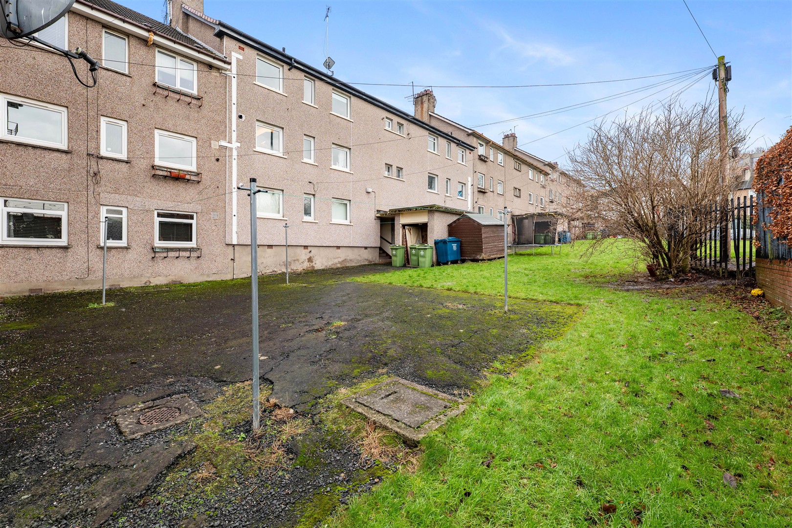 2.2 121 Helensburgh Drive 15 (Large)