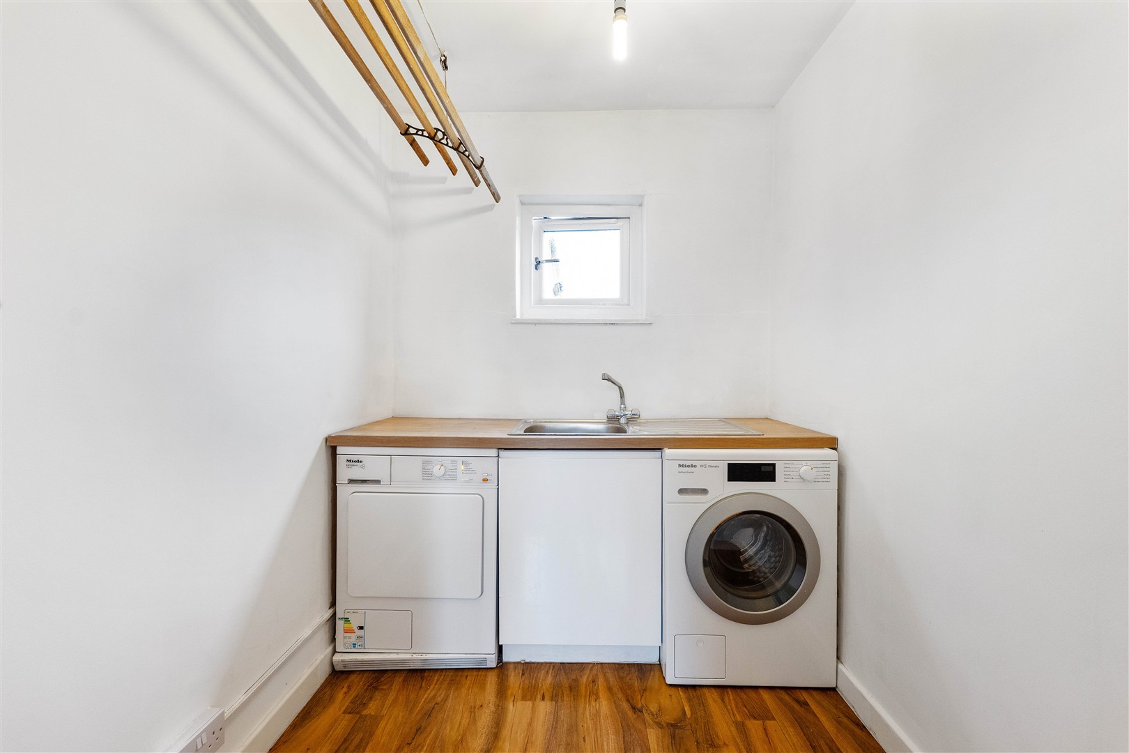 2.2 121 Helensburgh Drive 7 (Large)