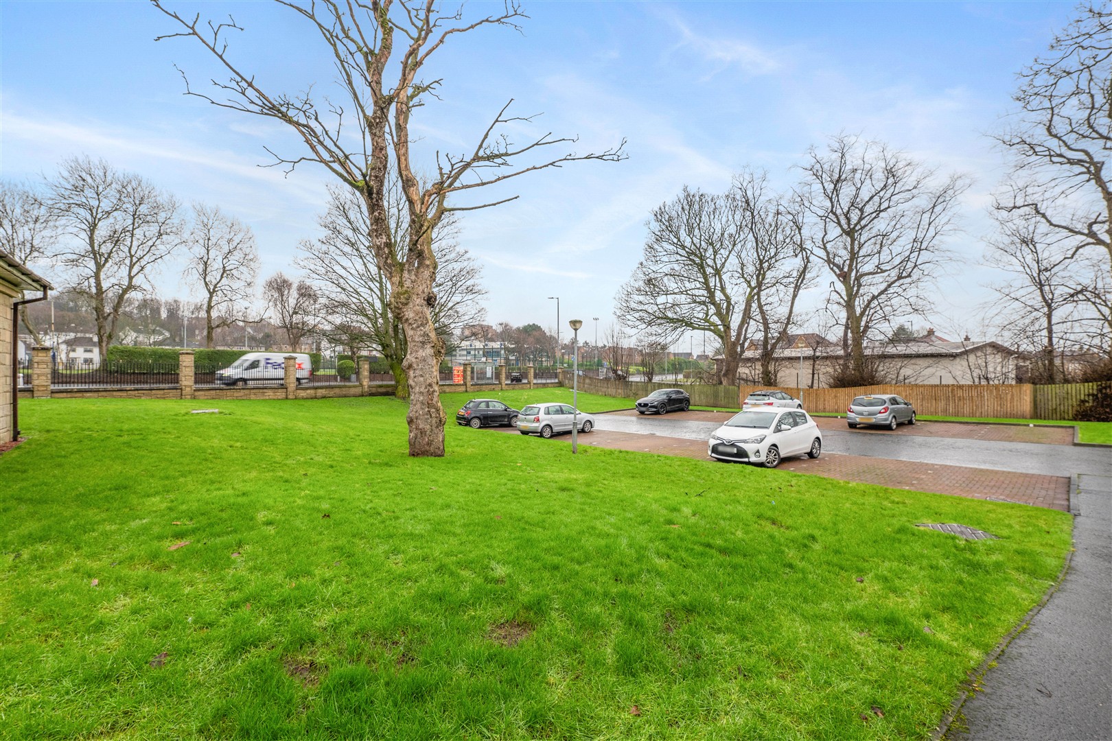 3.1 5 Priorwood Court 12 (Large)